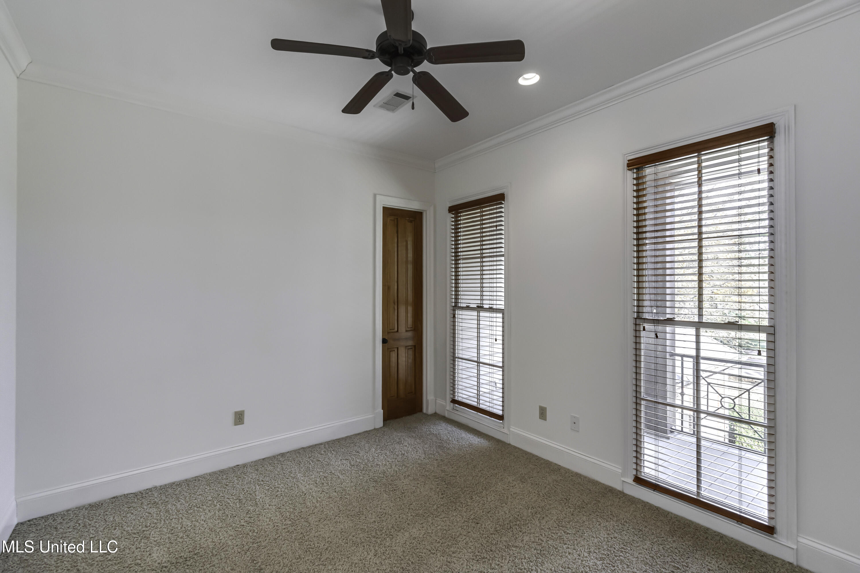 107 Northlake Lane