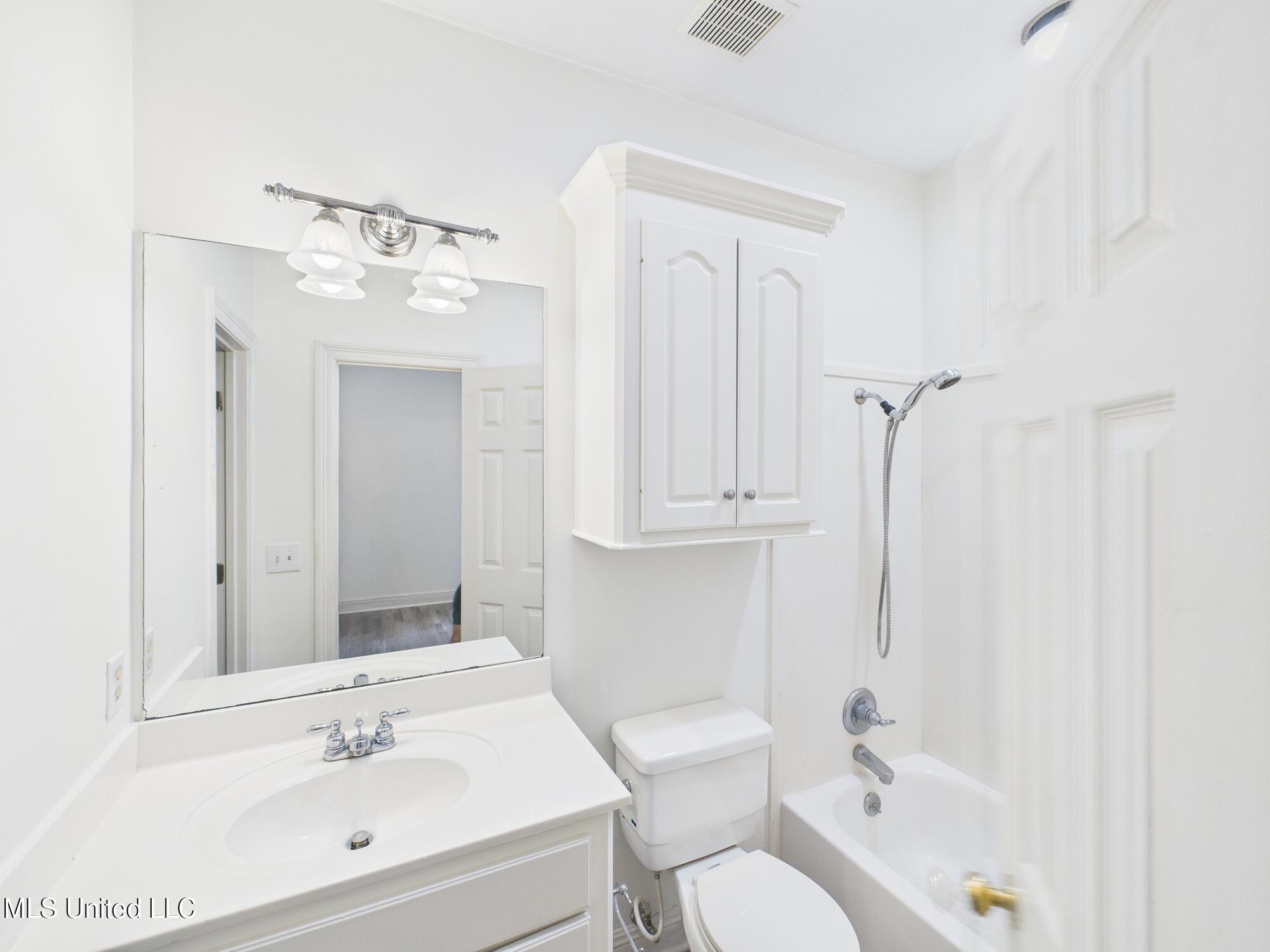 112 Woodsong Way