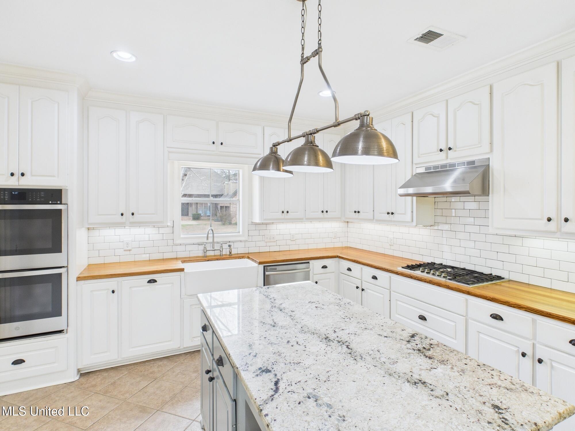 112 Woodsong Way
