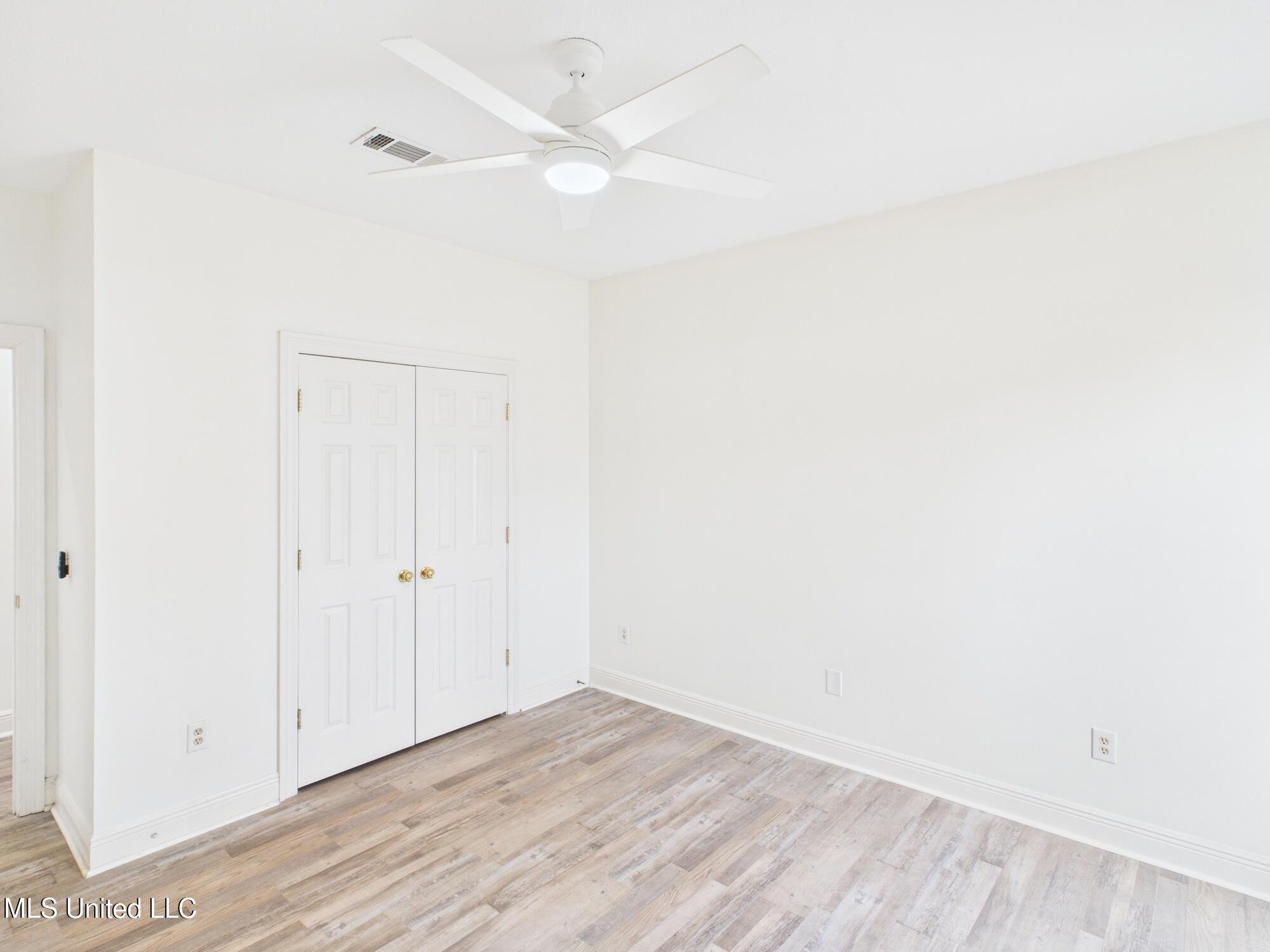 112 Woodsong Way