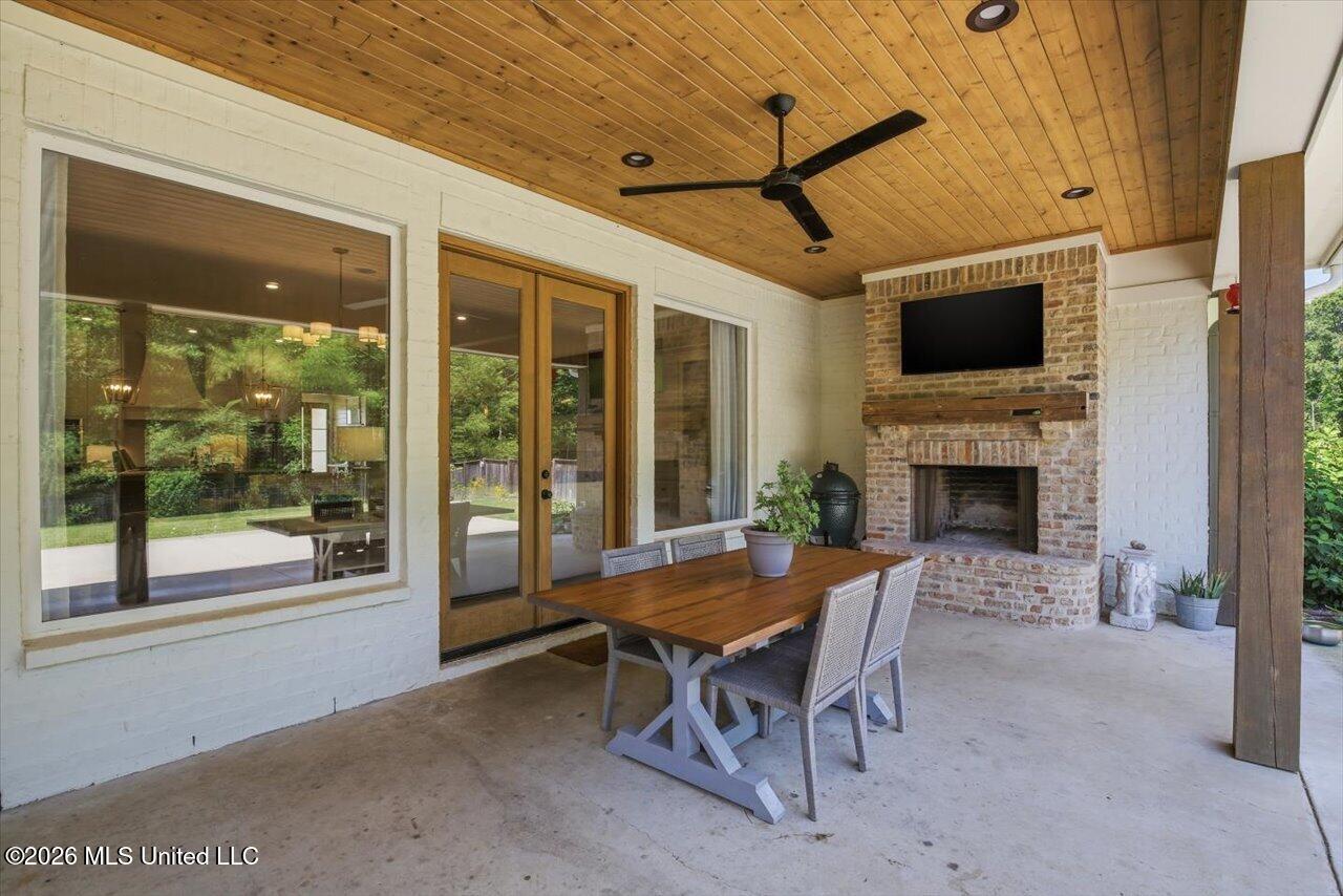 429 W Oak Circle