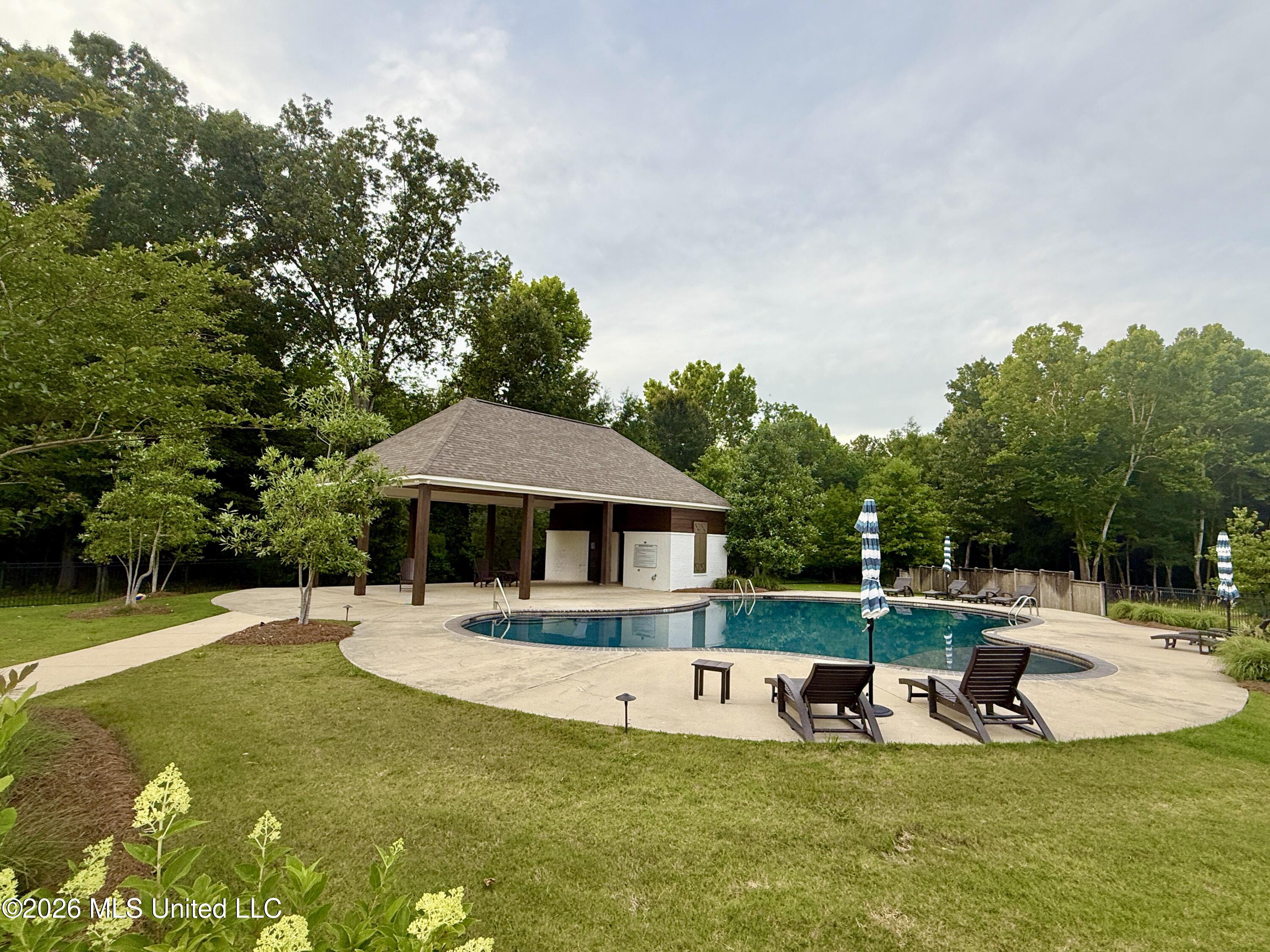 429 W Oak Circle