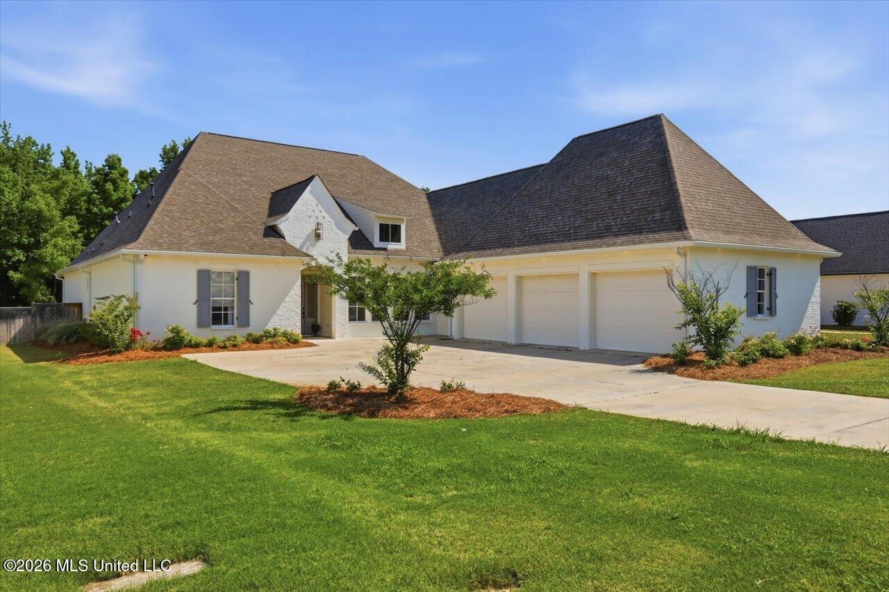 429 W Oak Circle