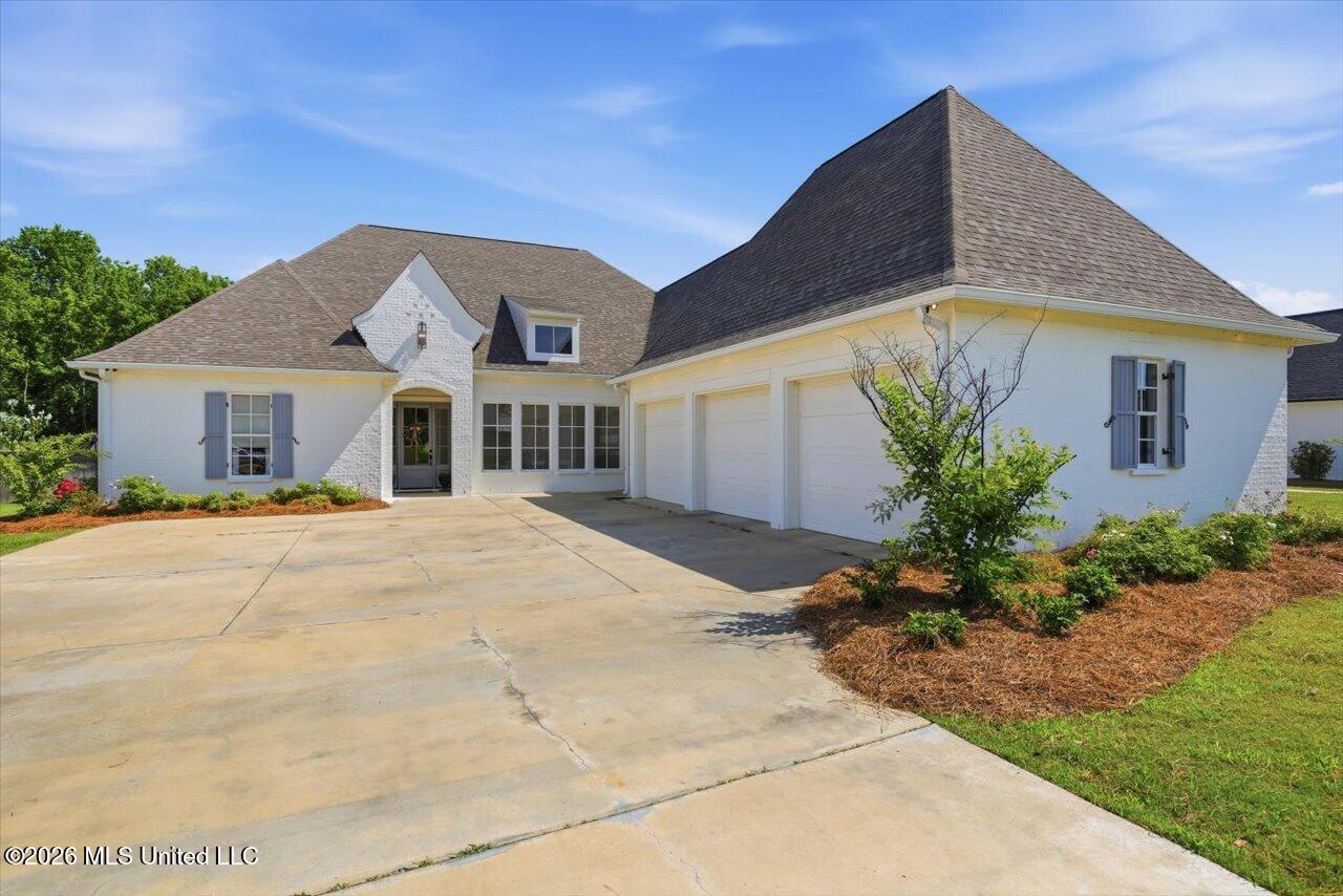 429 W Oak Circle