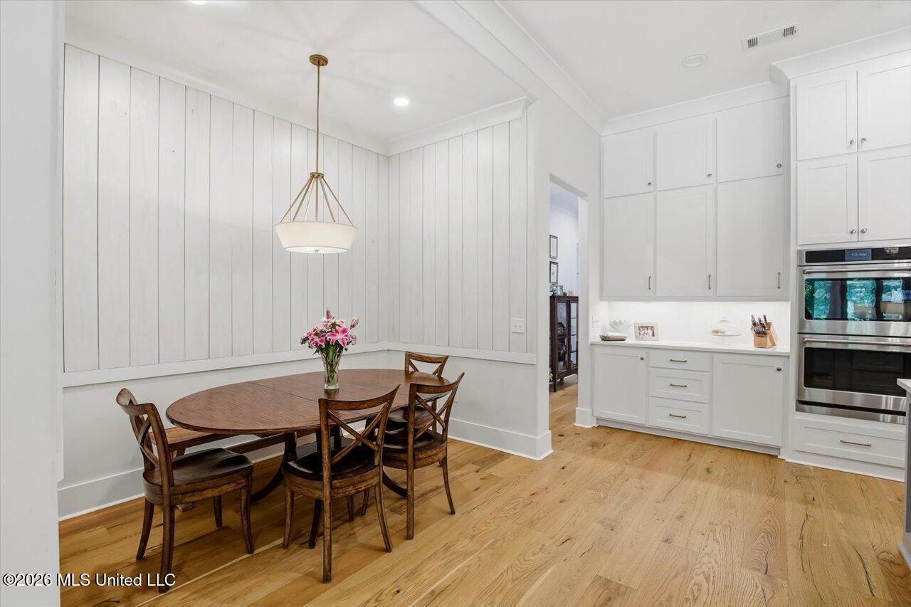 429 W Oak Circle