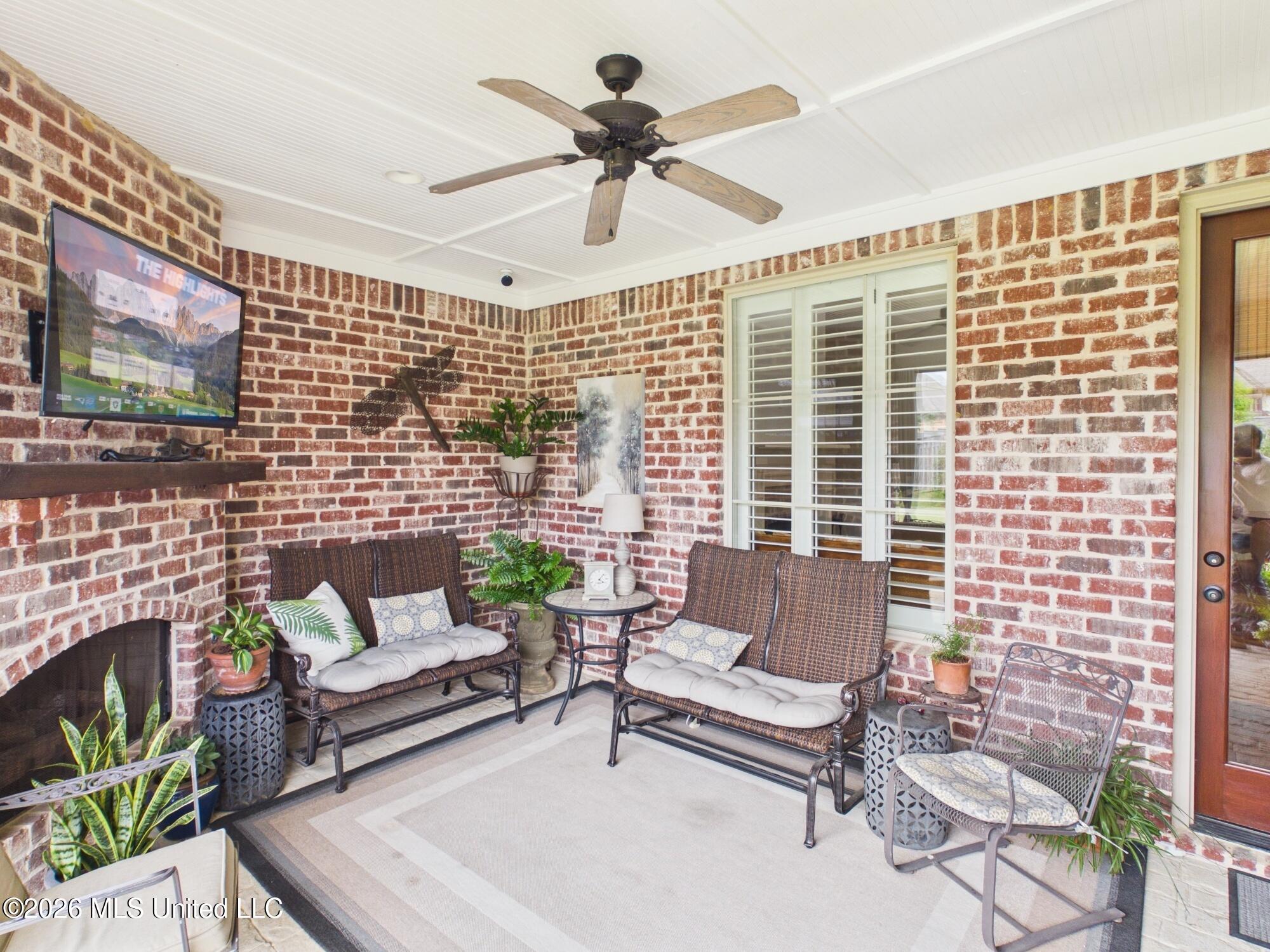 108 Esther Cove