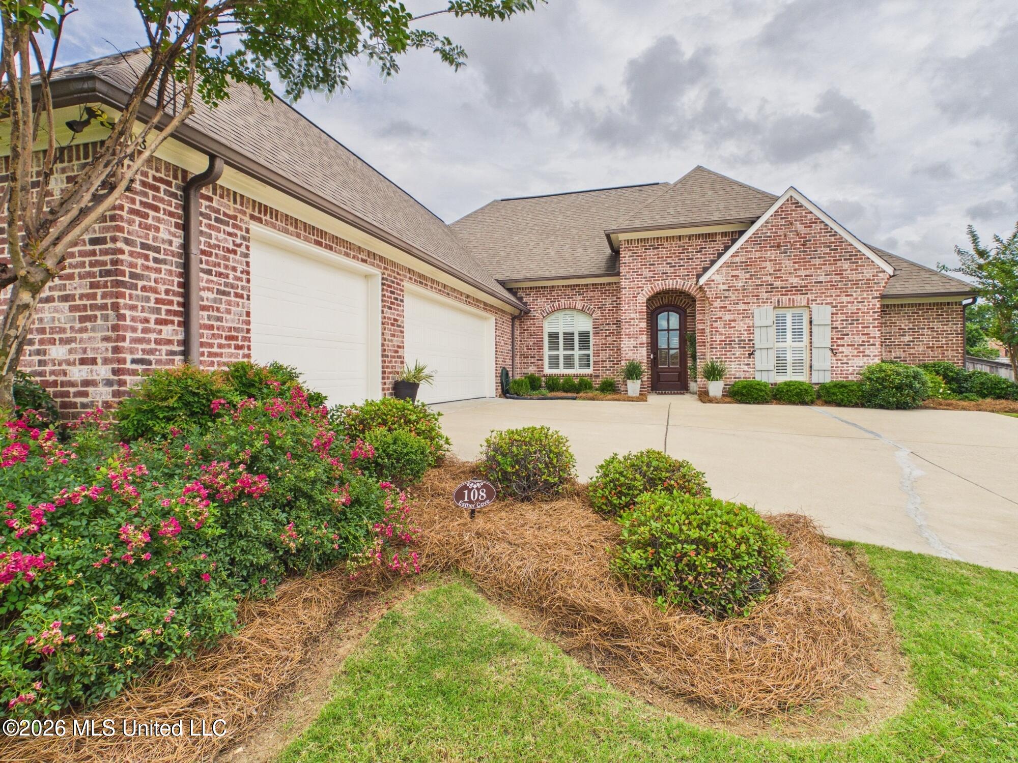 108 Esther Cove