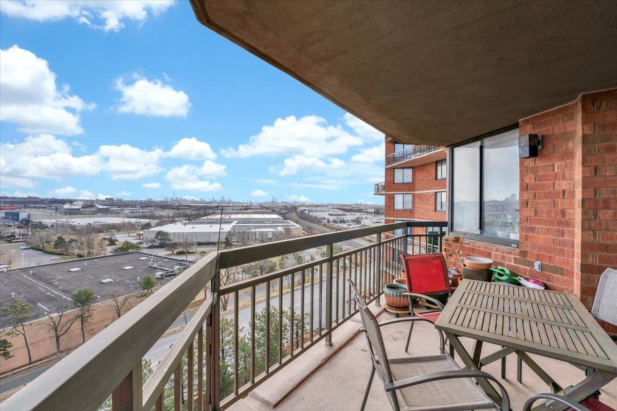 1005 HARMON COVE TOWER