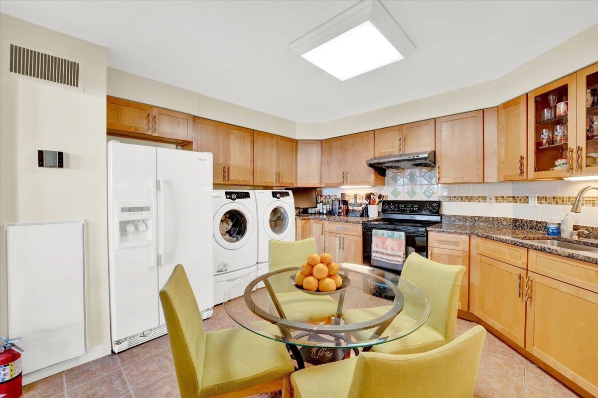 1005 HARMON COVE TOWER