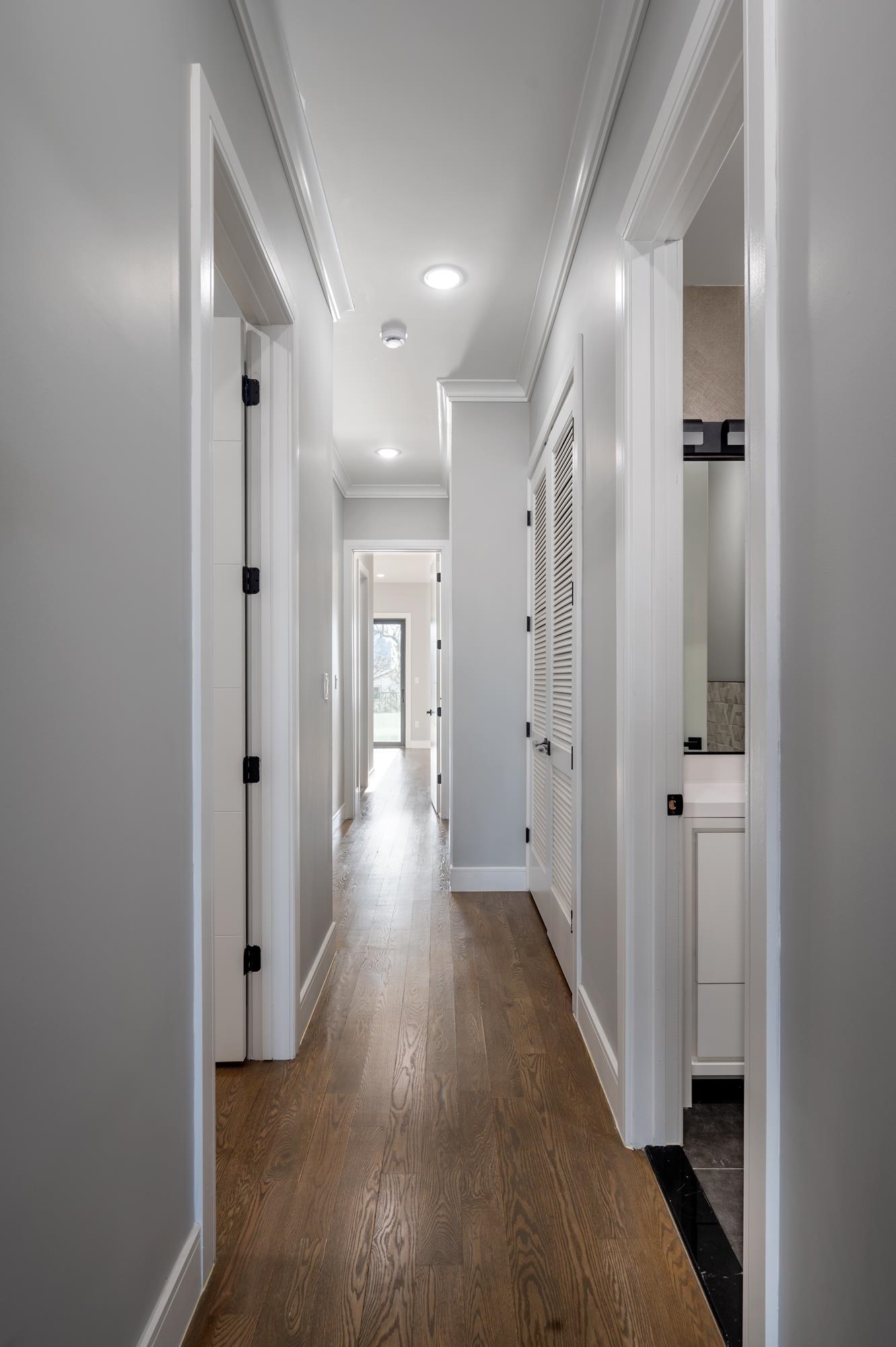 33 CARLTON AVE Unit: 1