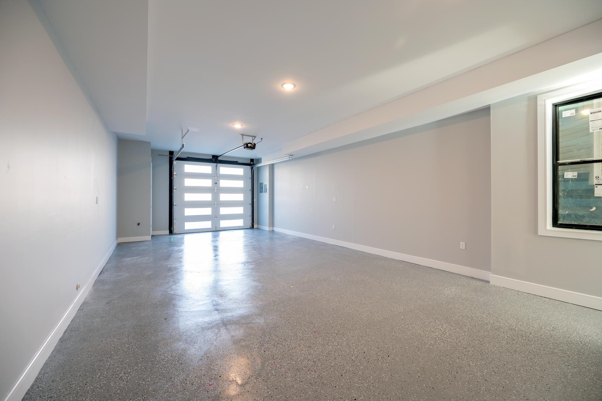 33 CARLTON AVE Unit: 1