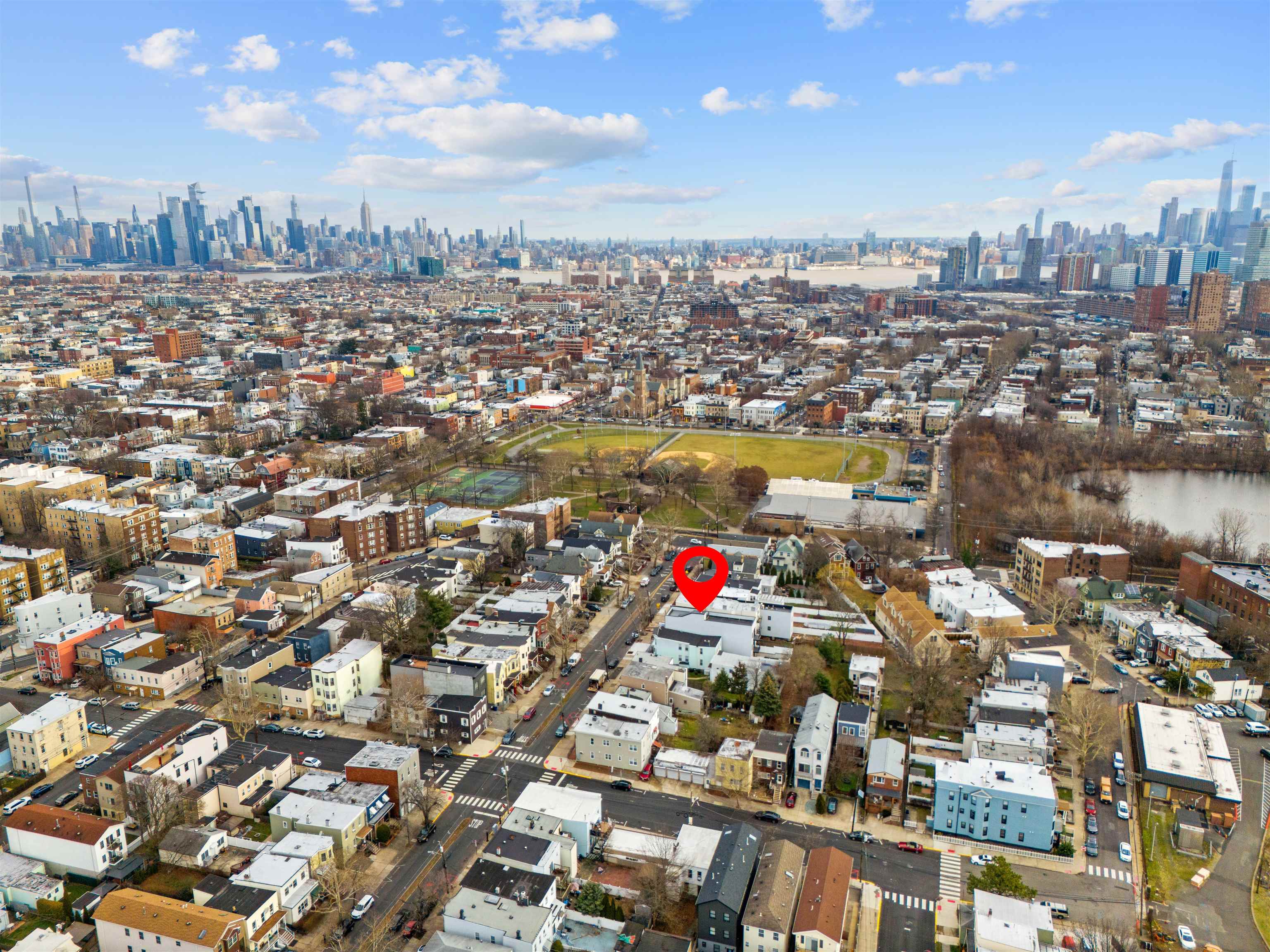 33 CARLTON AVE Unit: 1