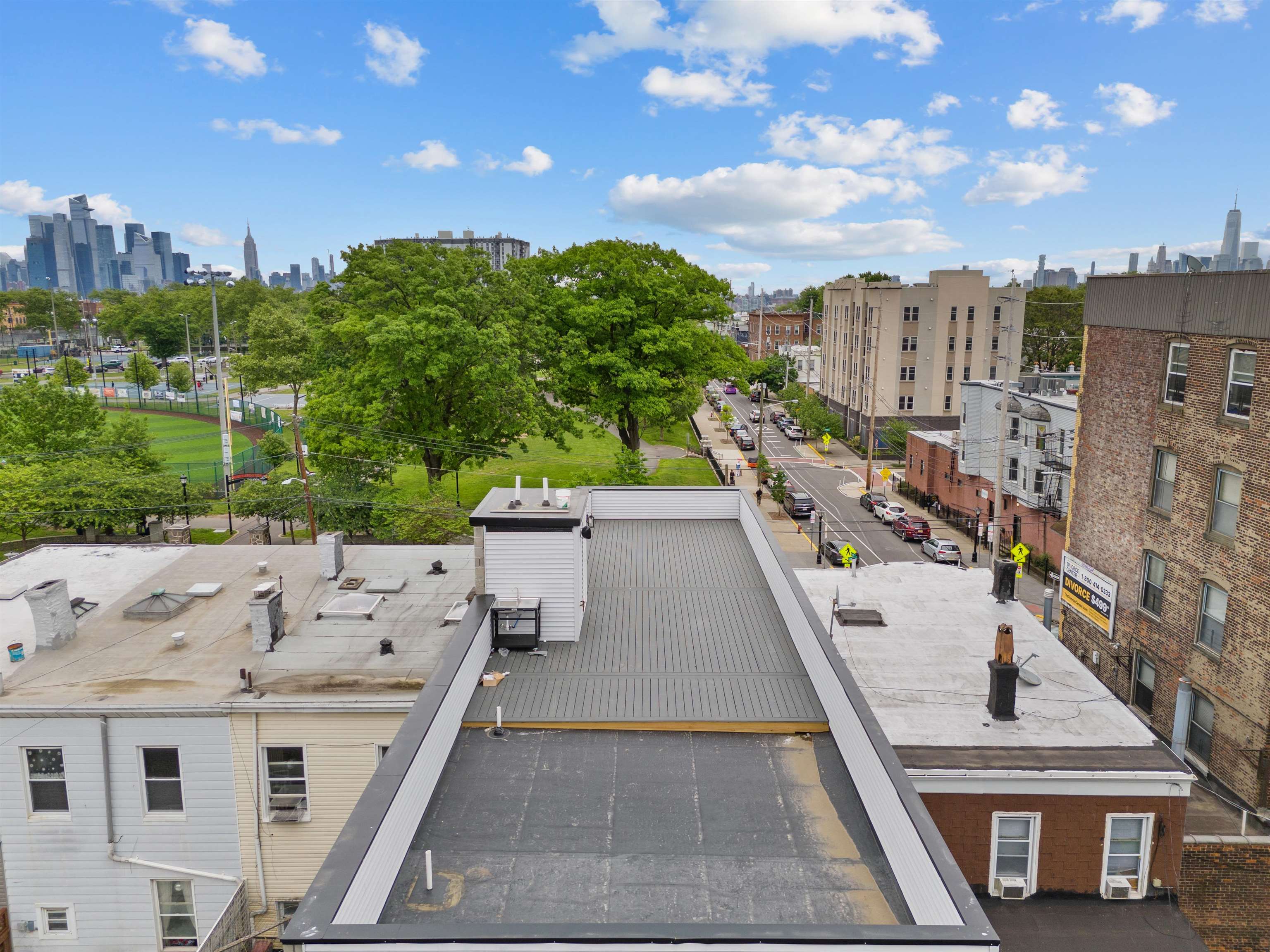 527 CENTRAL AVE Unit: 1