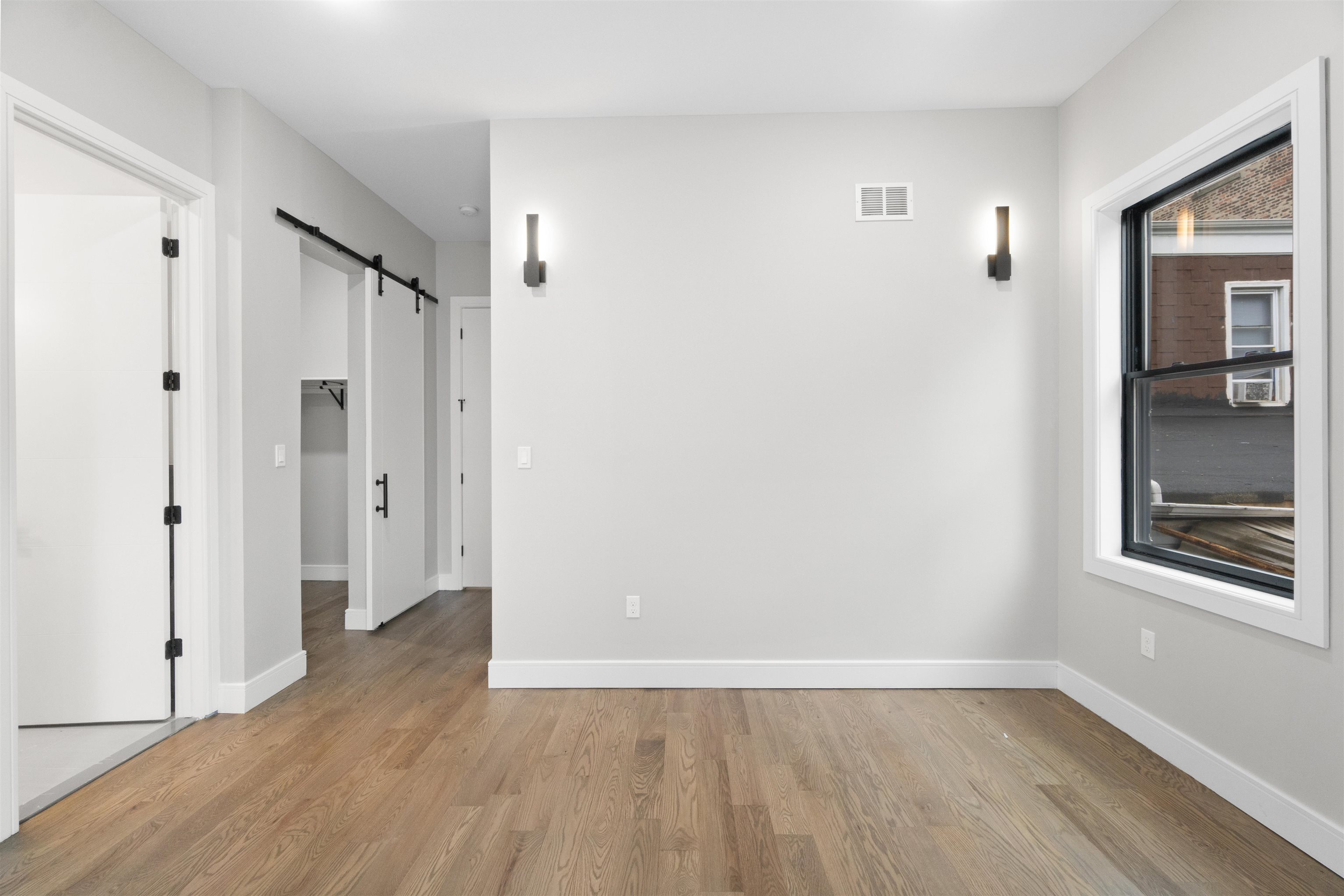 527 CENTRAL AVE Unit: 1