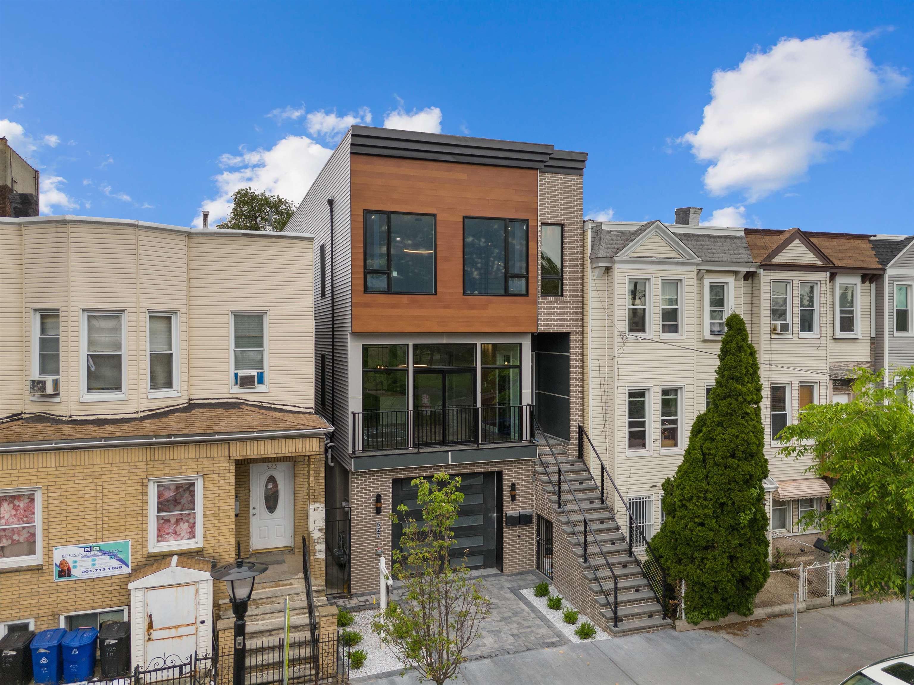 527 CENTRAL AVE Unit: 1