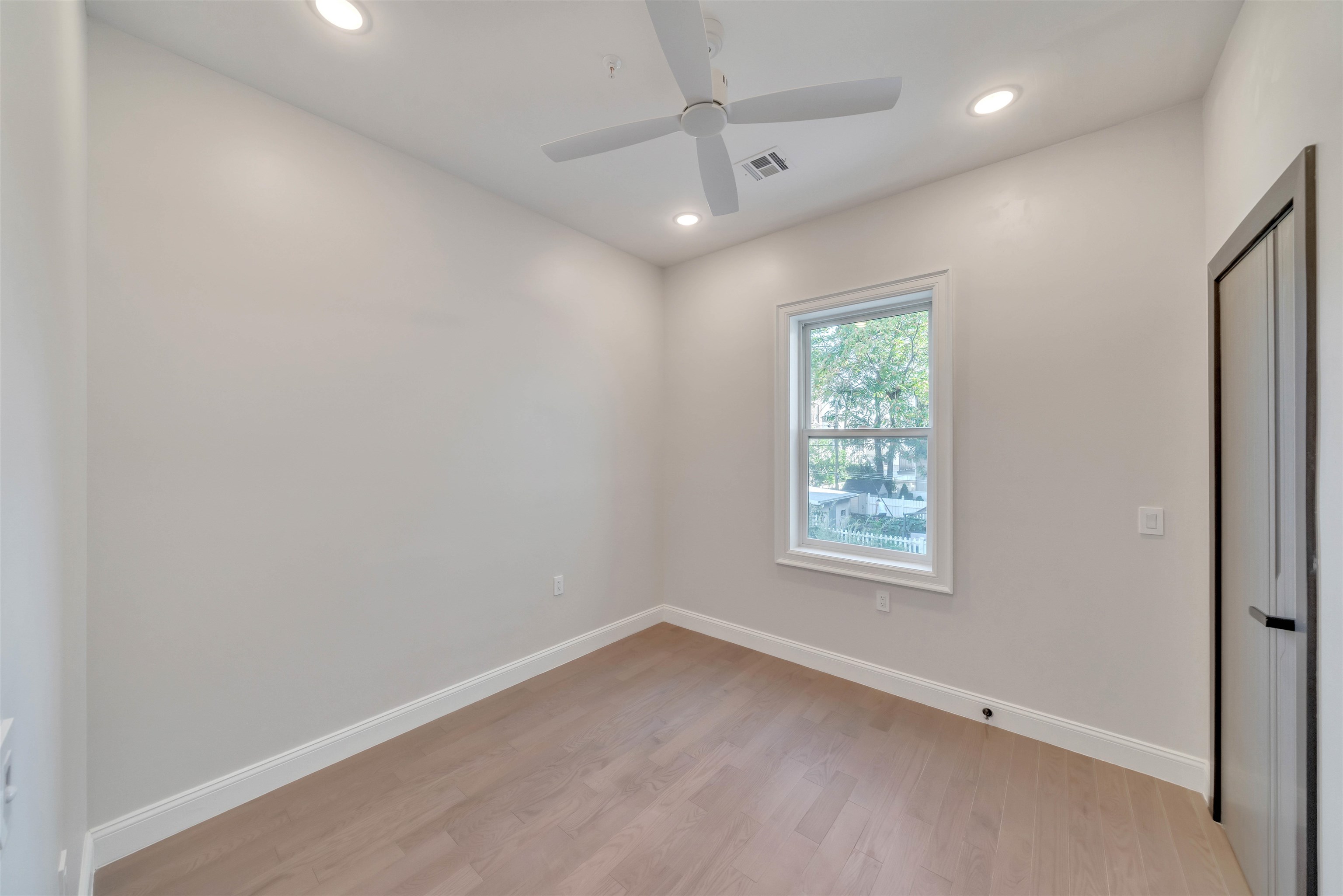 414 NEW YORK AVE Unit: C