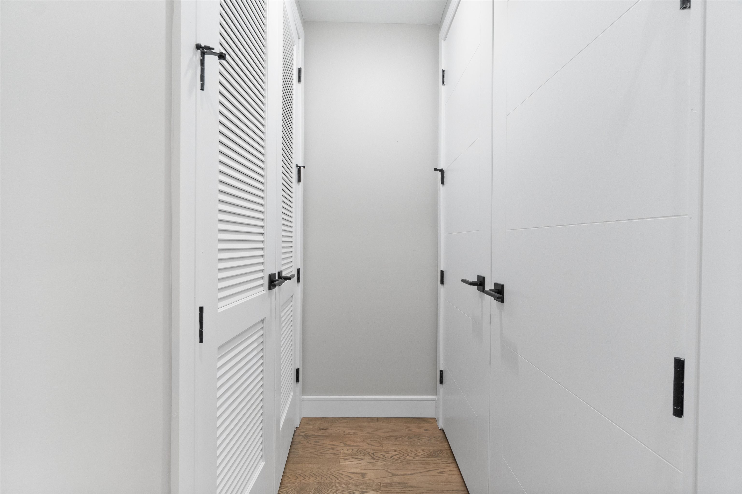 527 CENTRAL AVE Unit: B