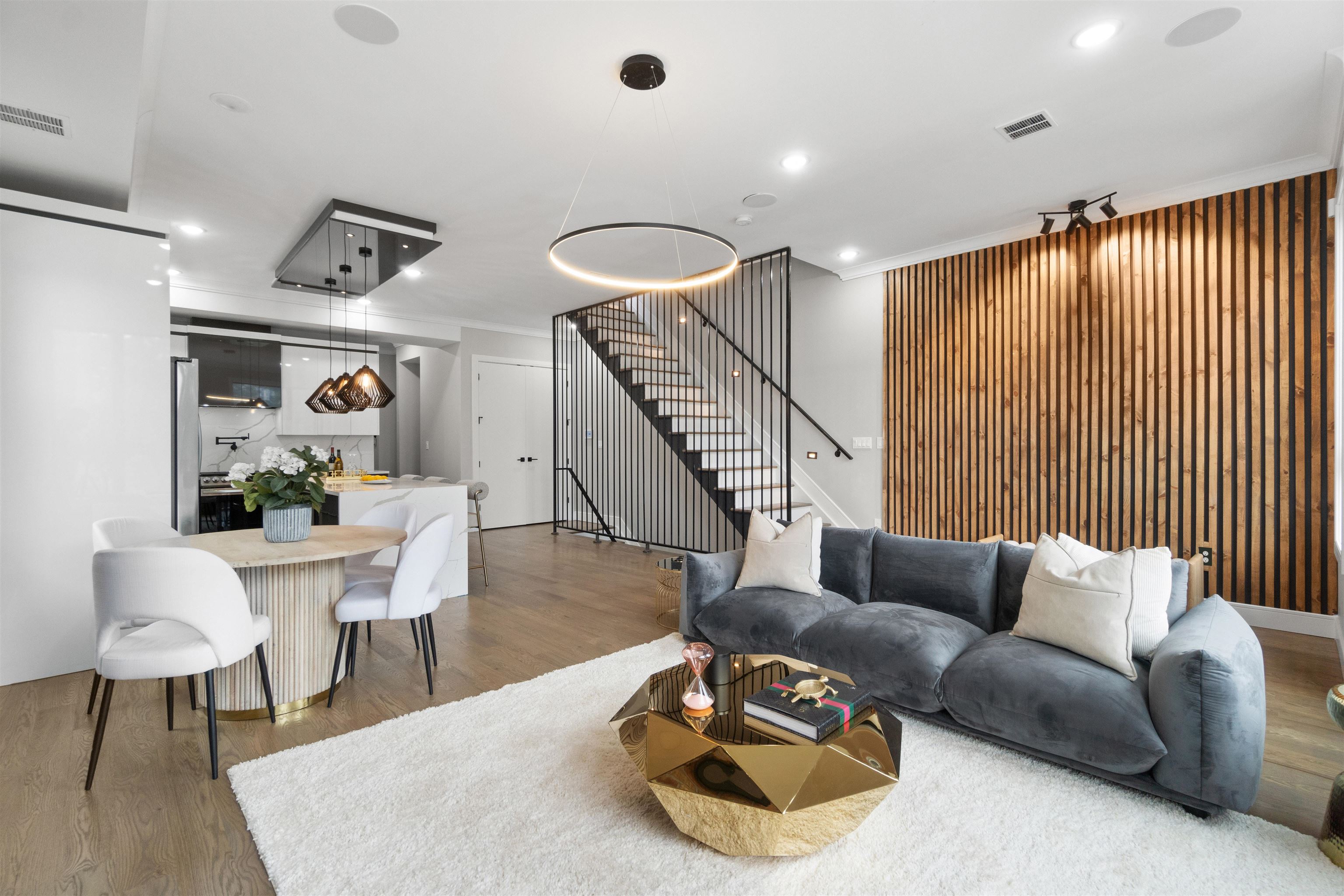 527 CENTRAL AVE Unit: B