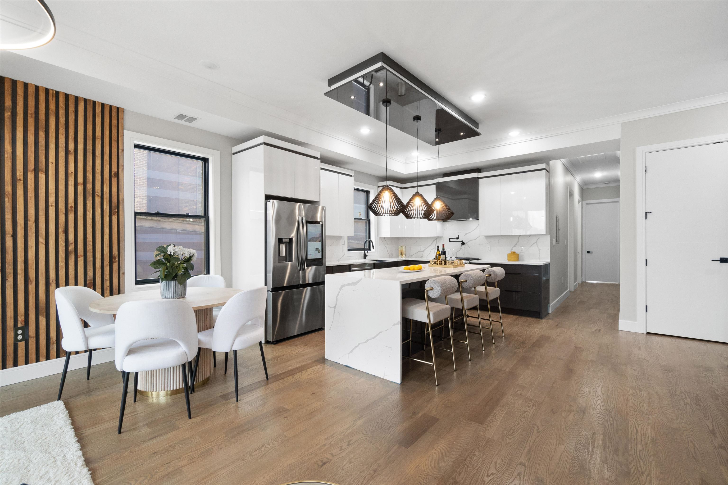 527 CENTRAL AVE Unit: B