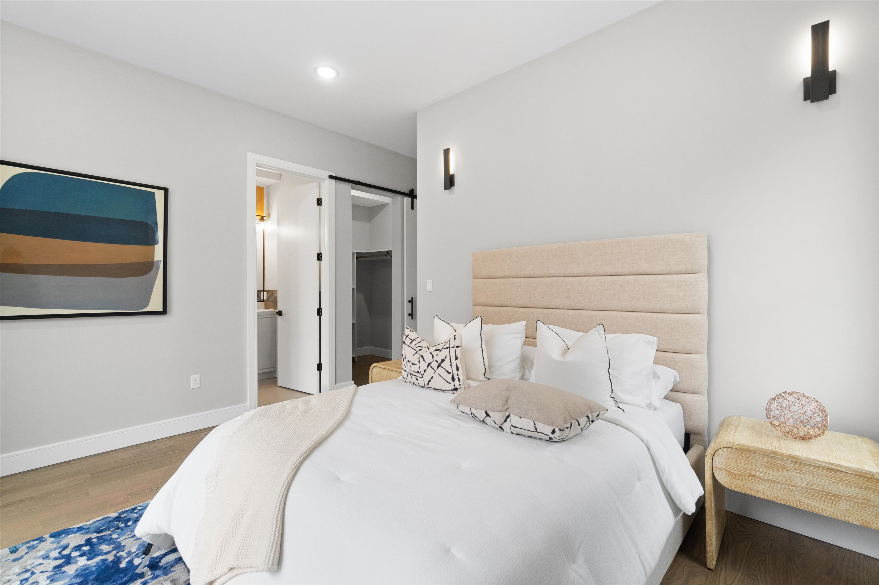 527 CENTRAL AVE Unit: B