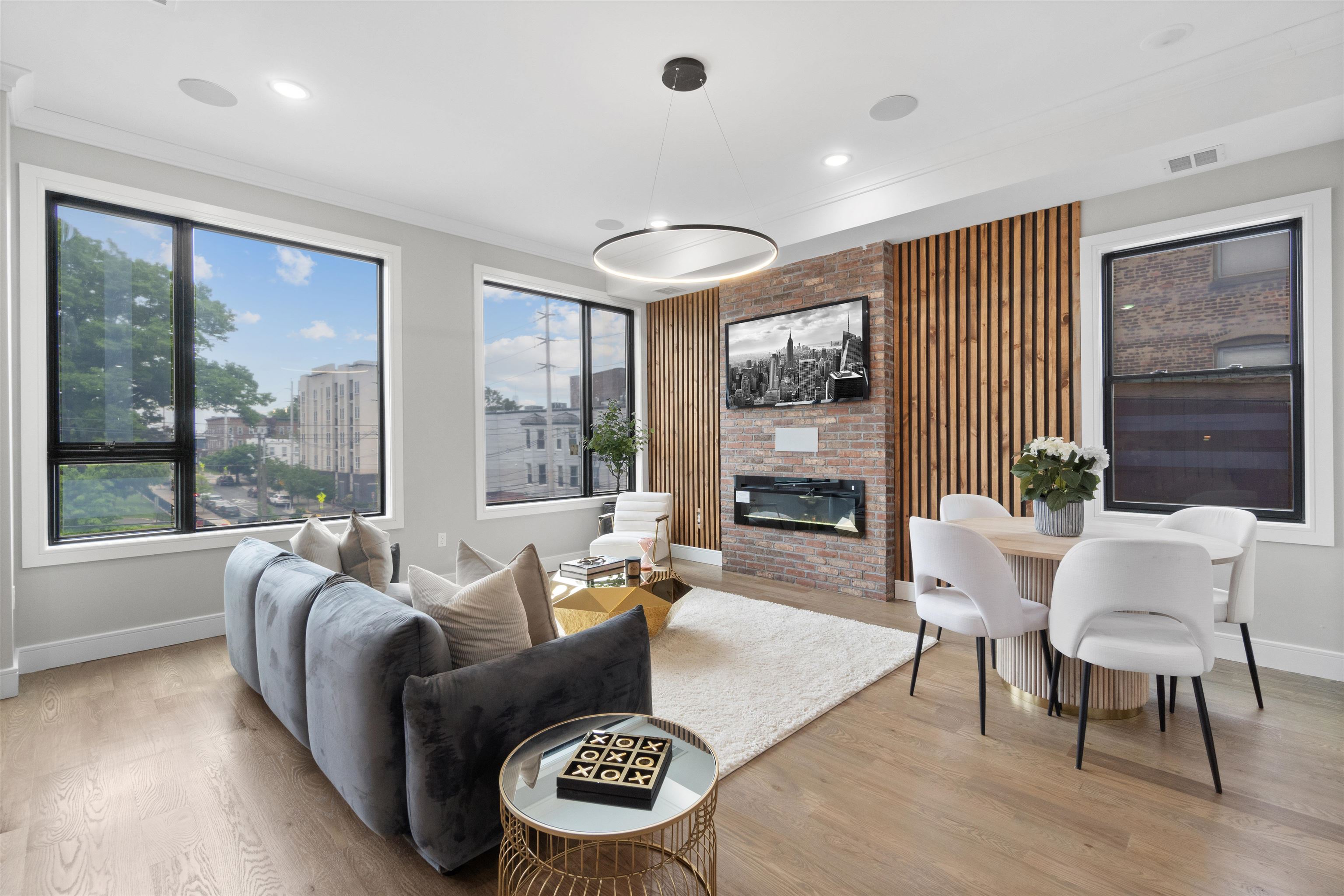 527 CENTRAL AVE Unit: B