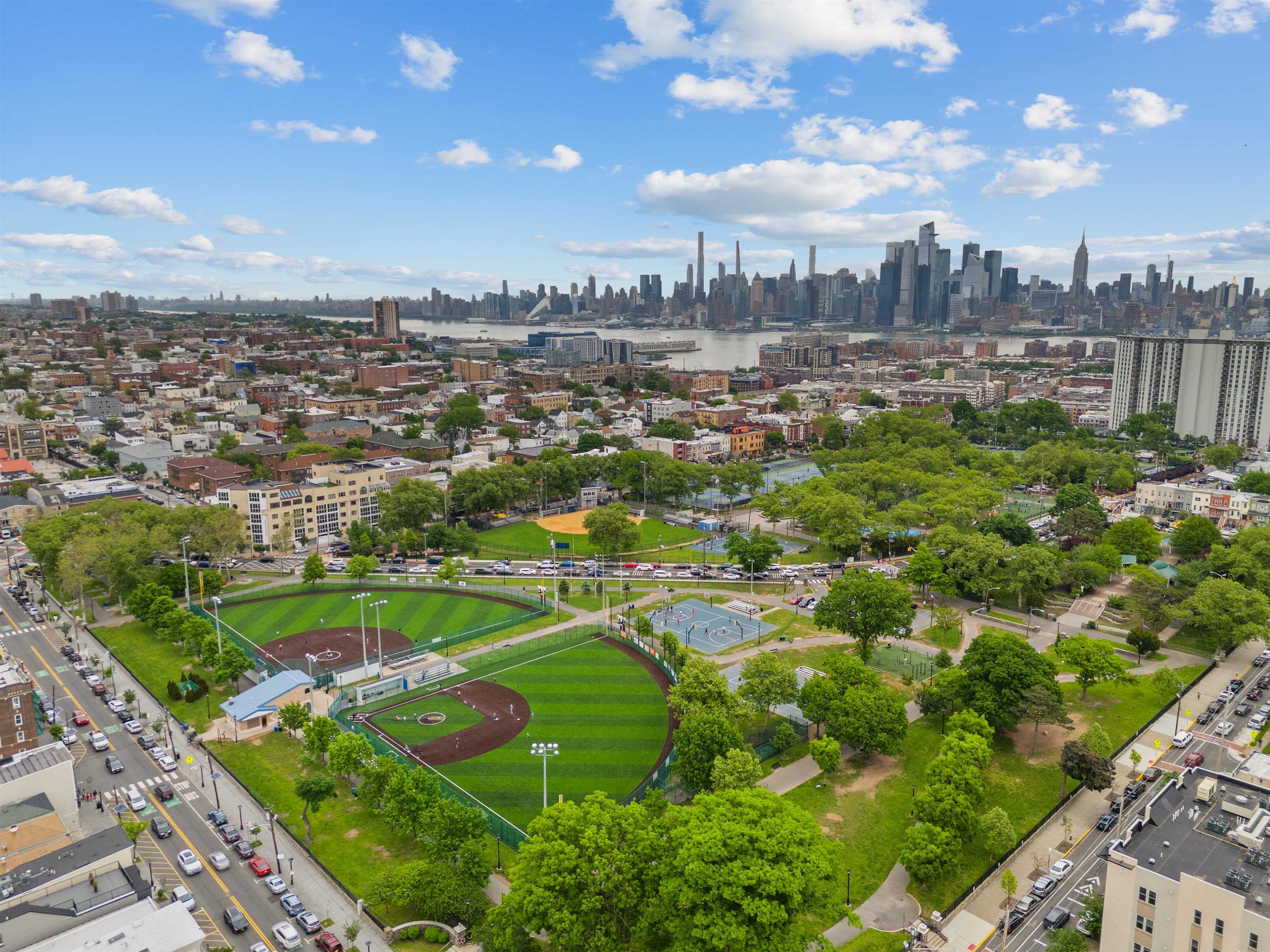 527 CENTRAL AVE Unit: B