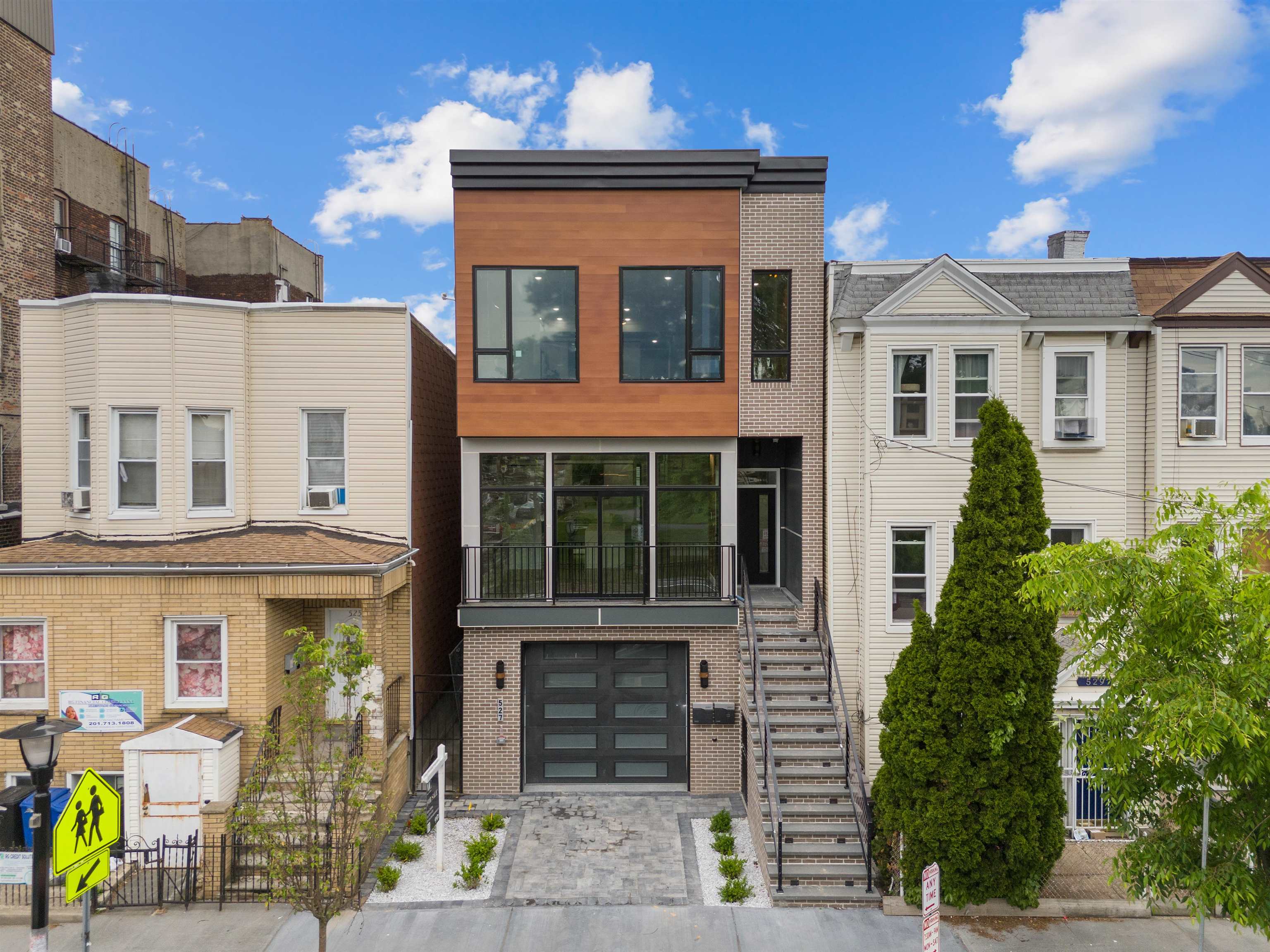 527 CENTRAL AVE Unit: B