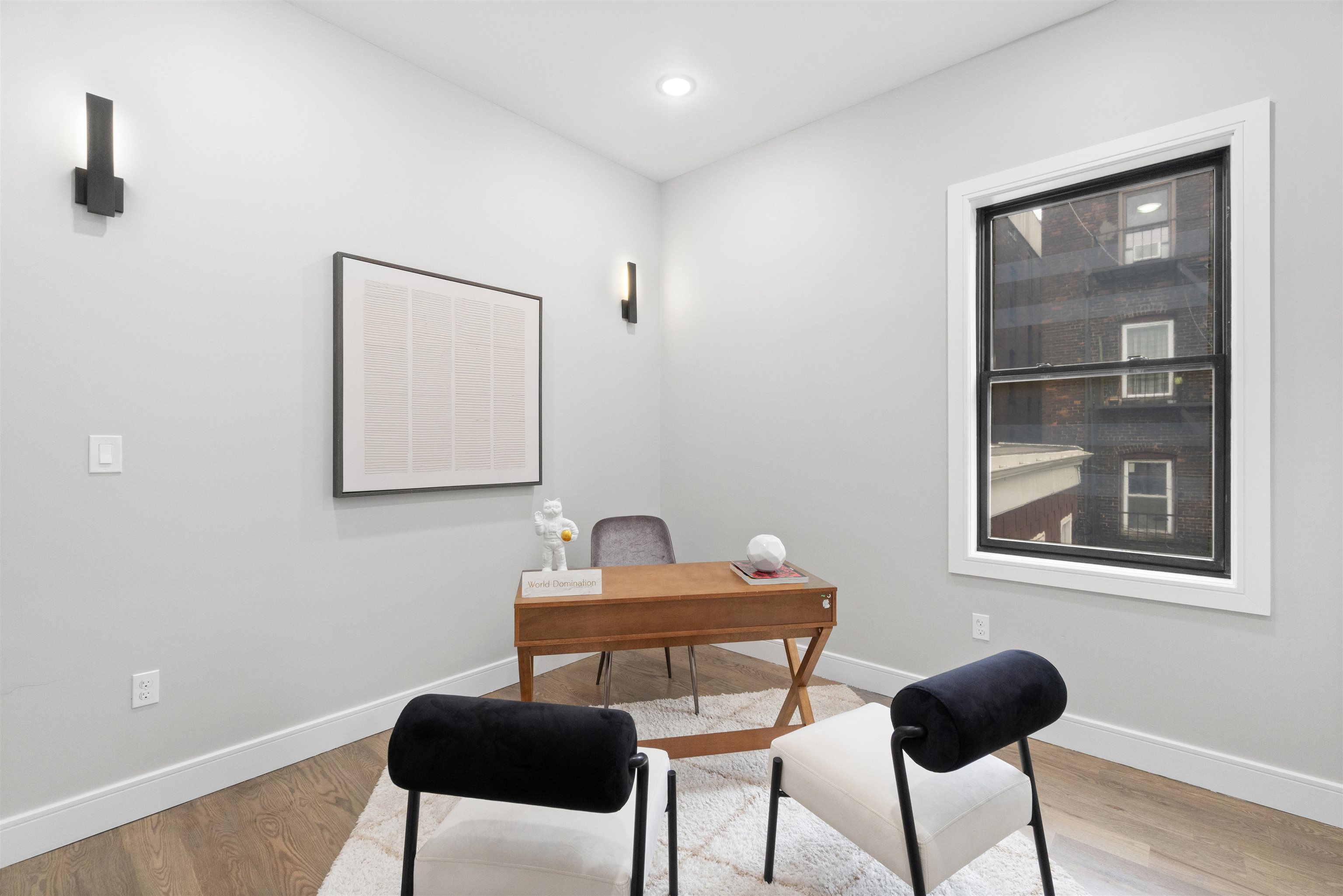 527 CENTRAL AVE Unit: B