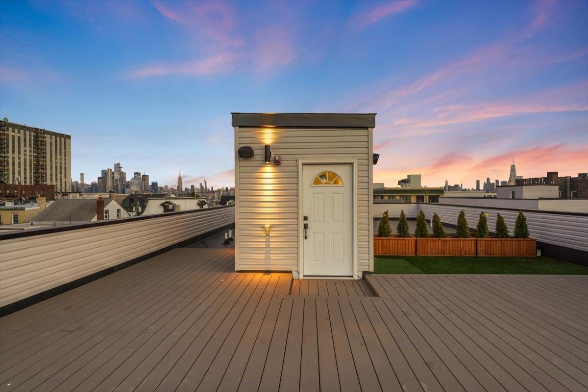 414 NEW YORK AVE Unit: 2