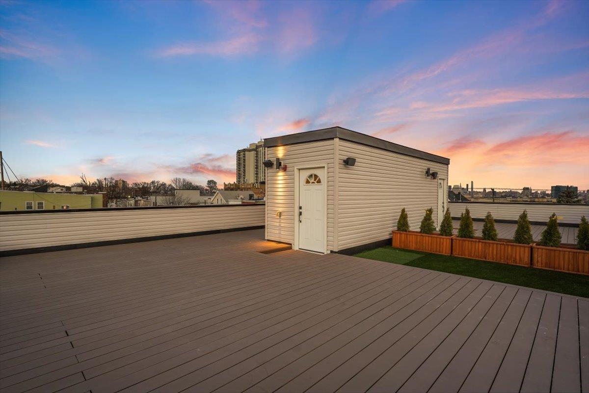 414 NEW YORK AVE Unit: 2