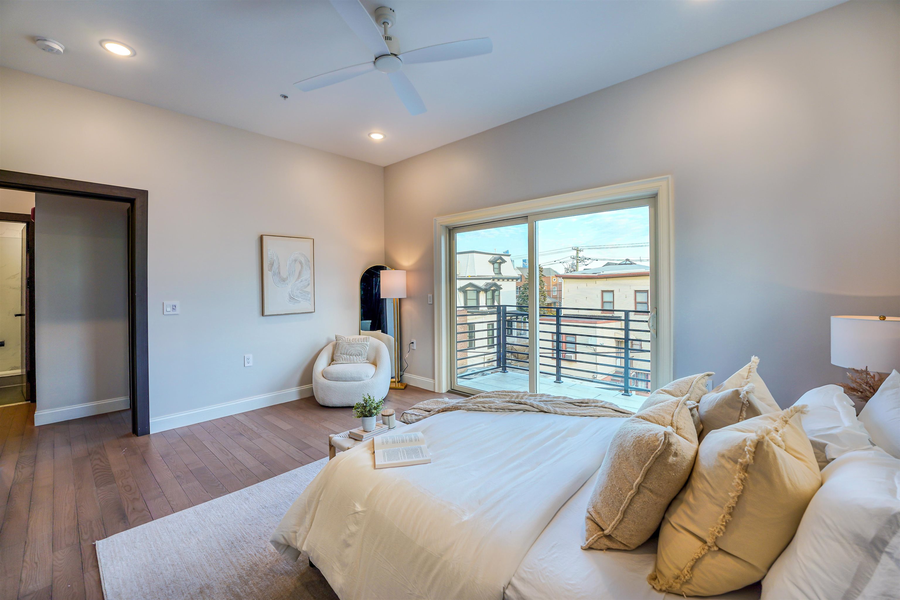 414 NEW YORK AVE Unit: 2