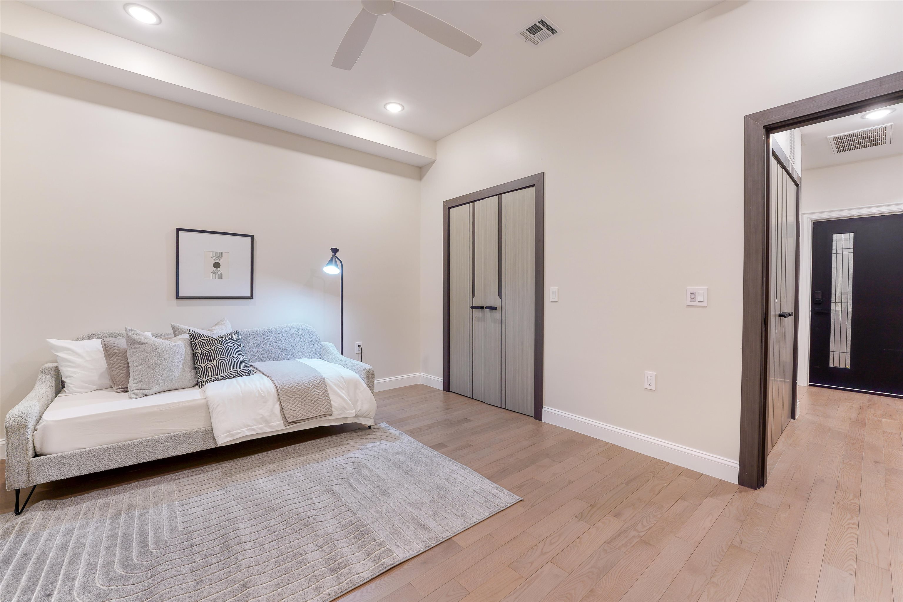 414 NEW YORK AVE Unit: 2