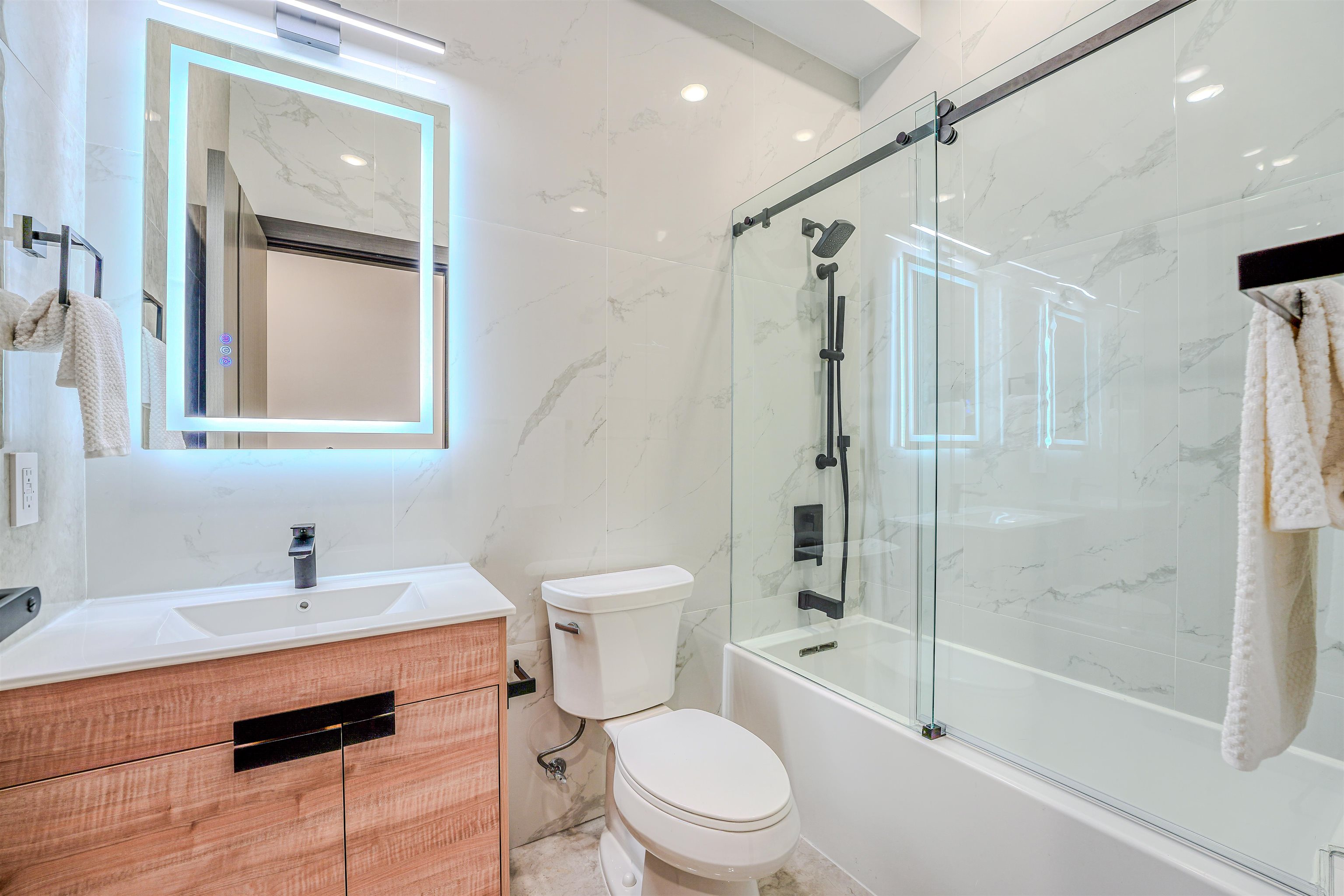 414 NEW YORK AVE Unit: 2