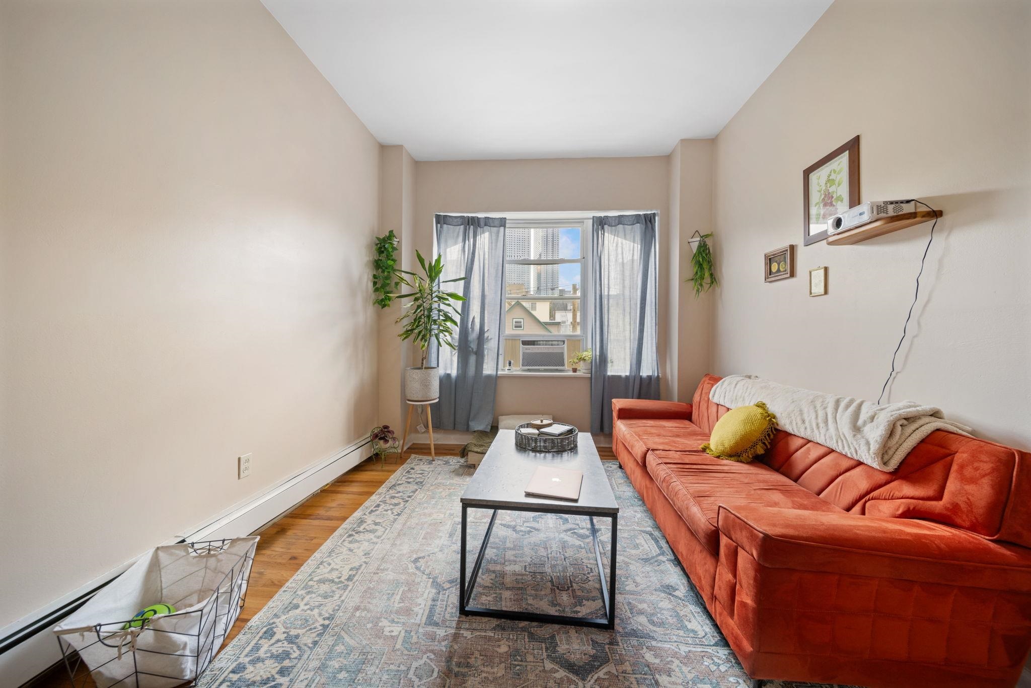 91 ROMAINE AVE