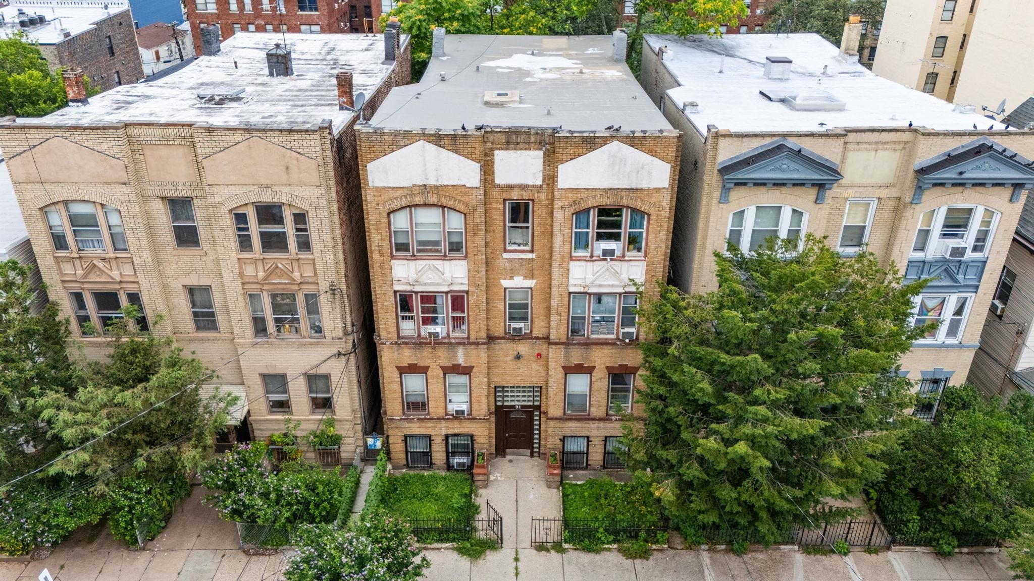 91 ROMAINE AVE