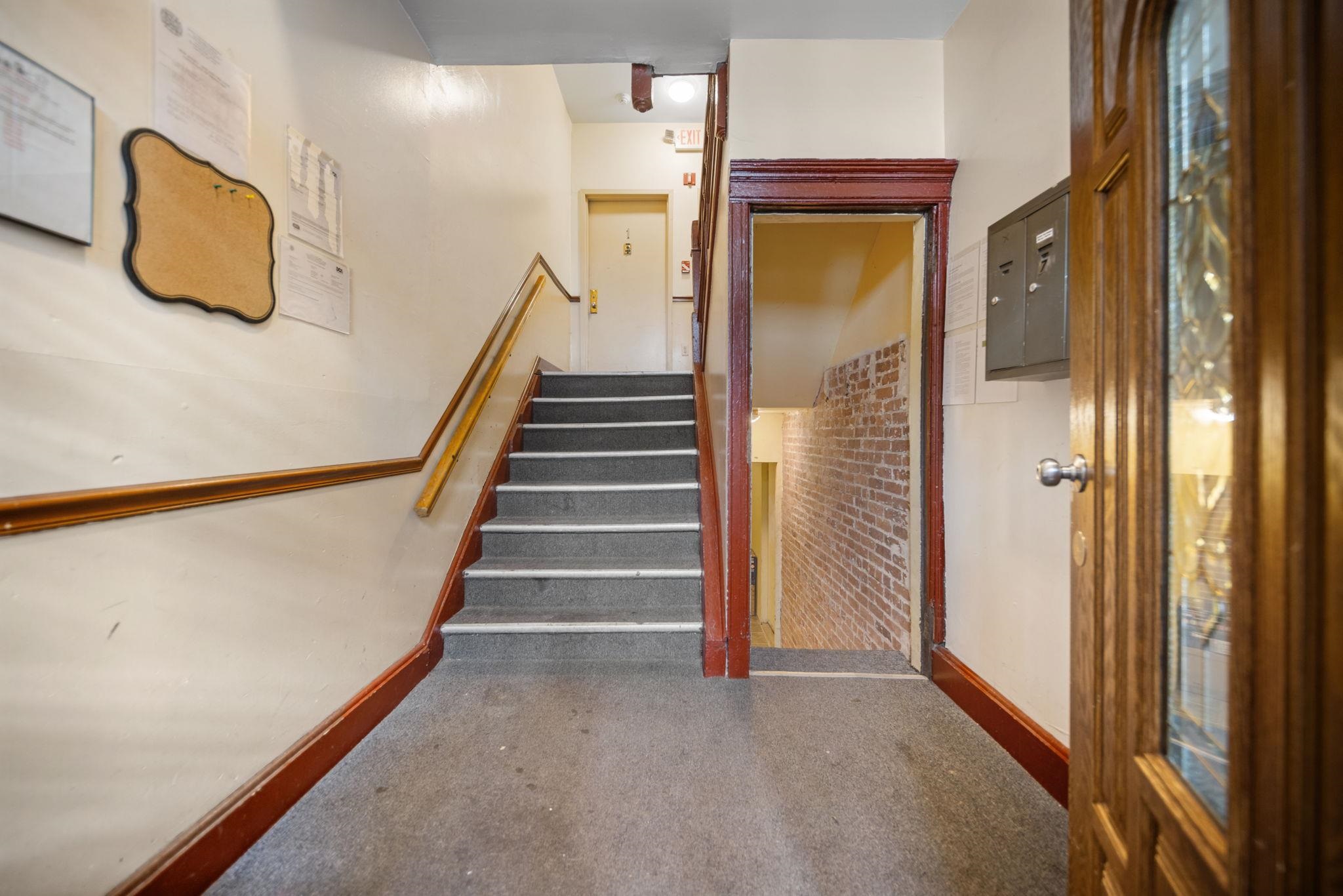 91 ROMAINE AVE