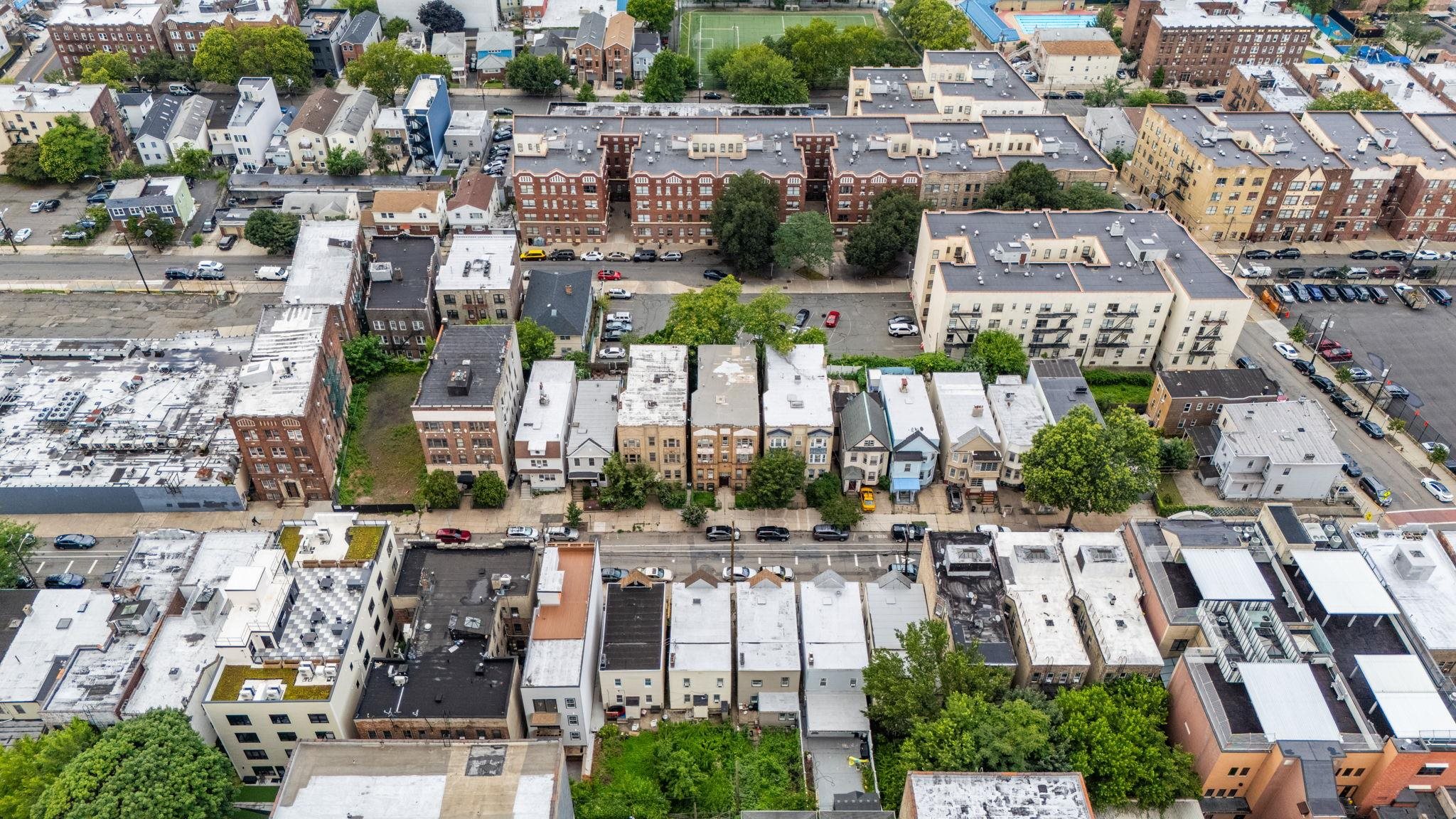 91 ROMAINE AVE Unit: 1-7