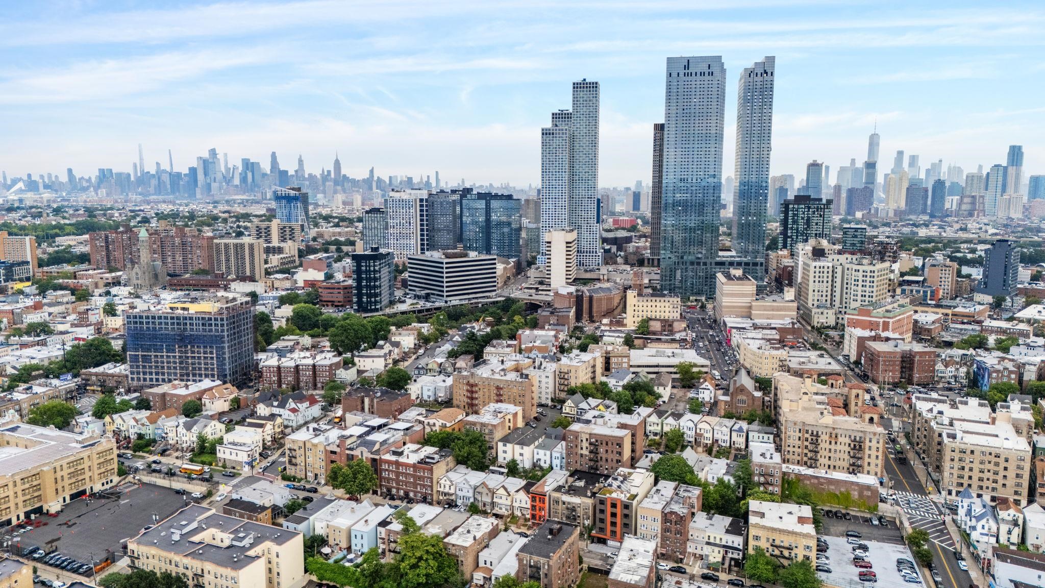 91 ROMAINE AVE Unit: 1-7