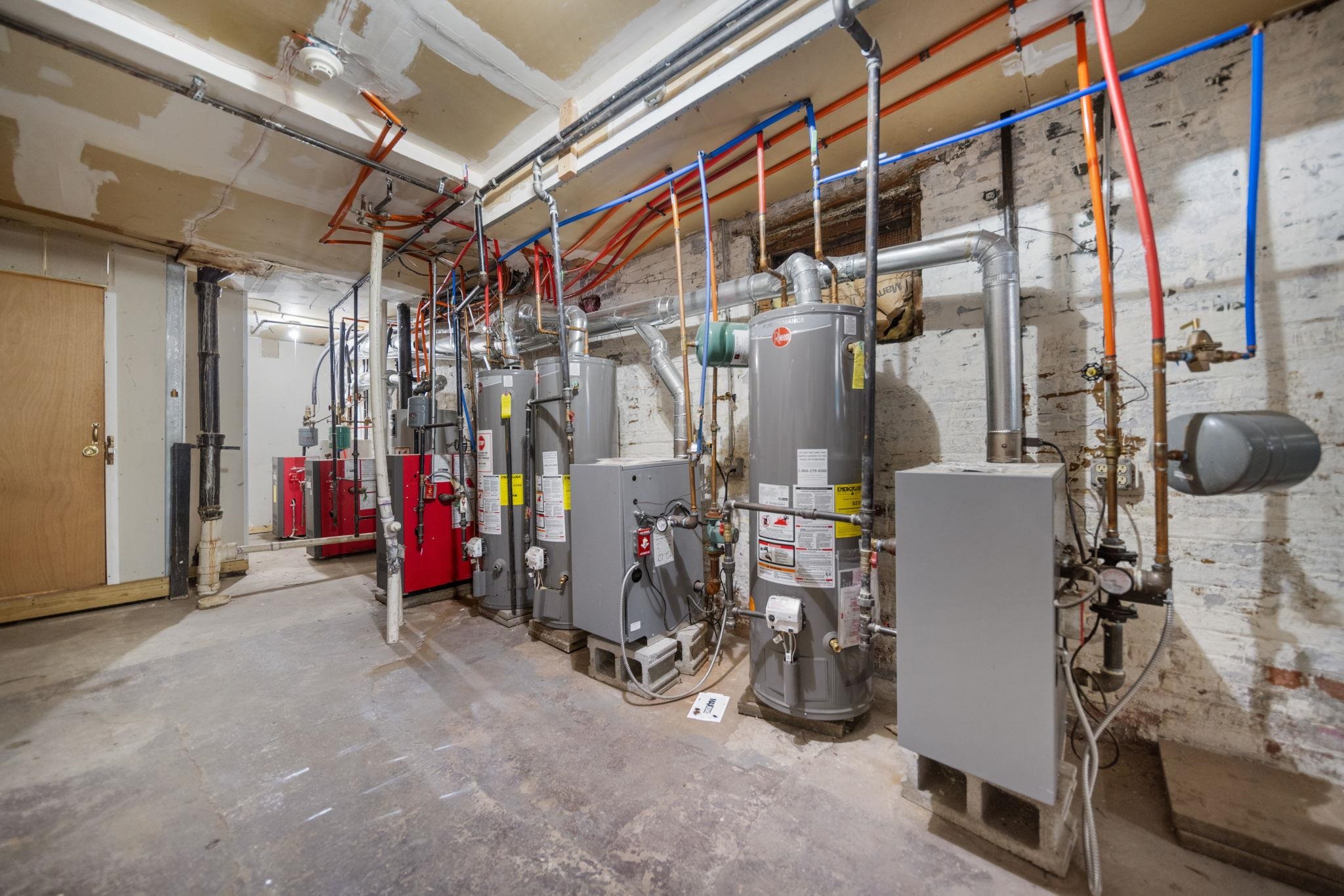 91 ROMAINE AVE Unit: 1-7