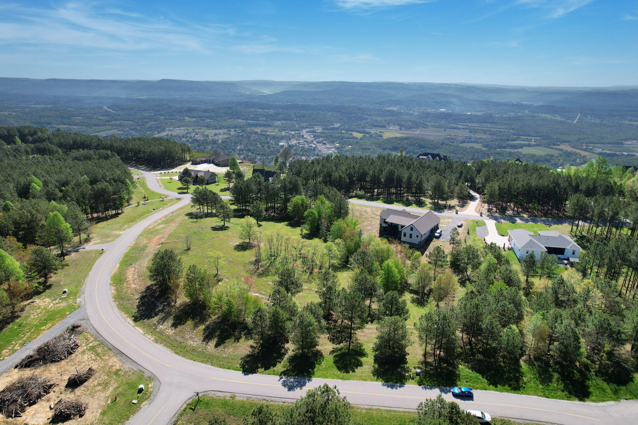 201 Pioneer Road, 216