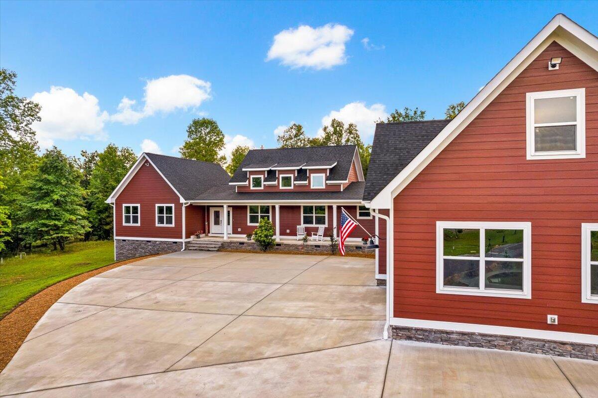 1665 River Bluffs Drive