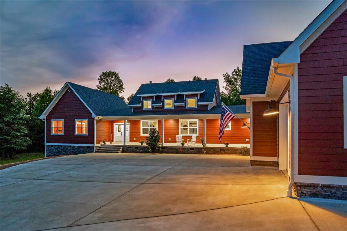 1665 River Bluffs Drive