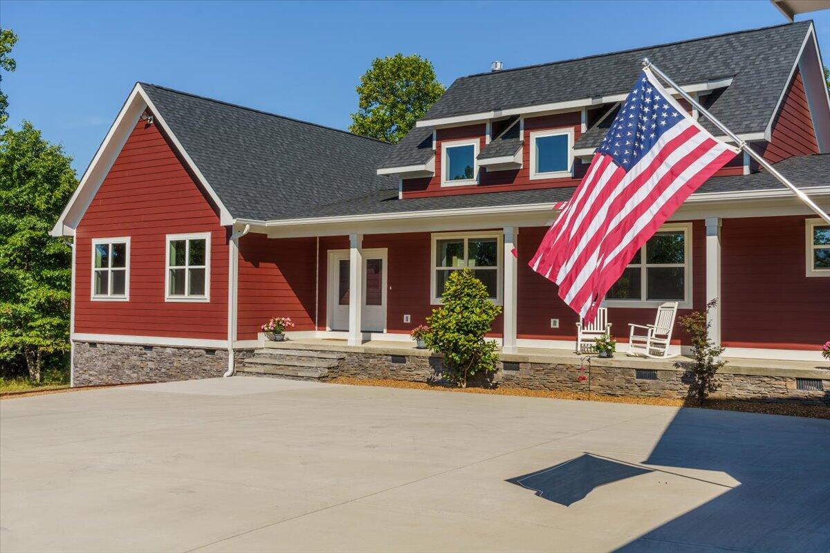 1665 River Bluffs Drive