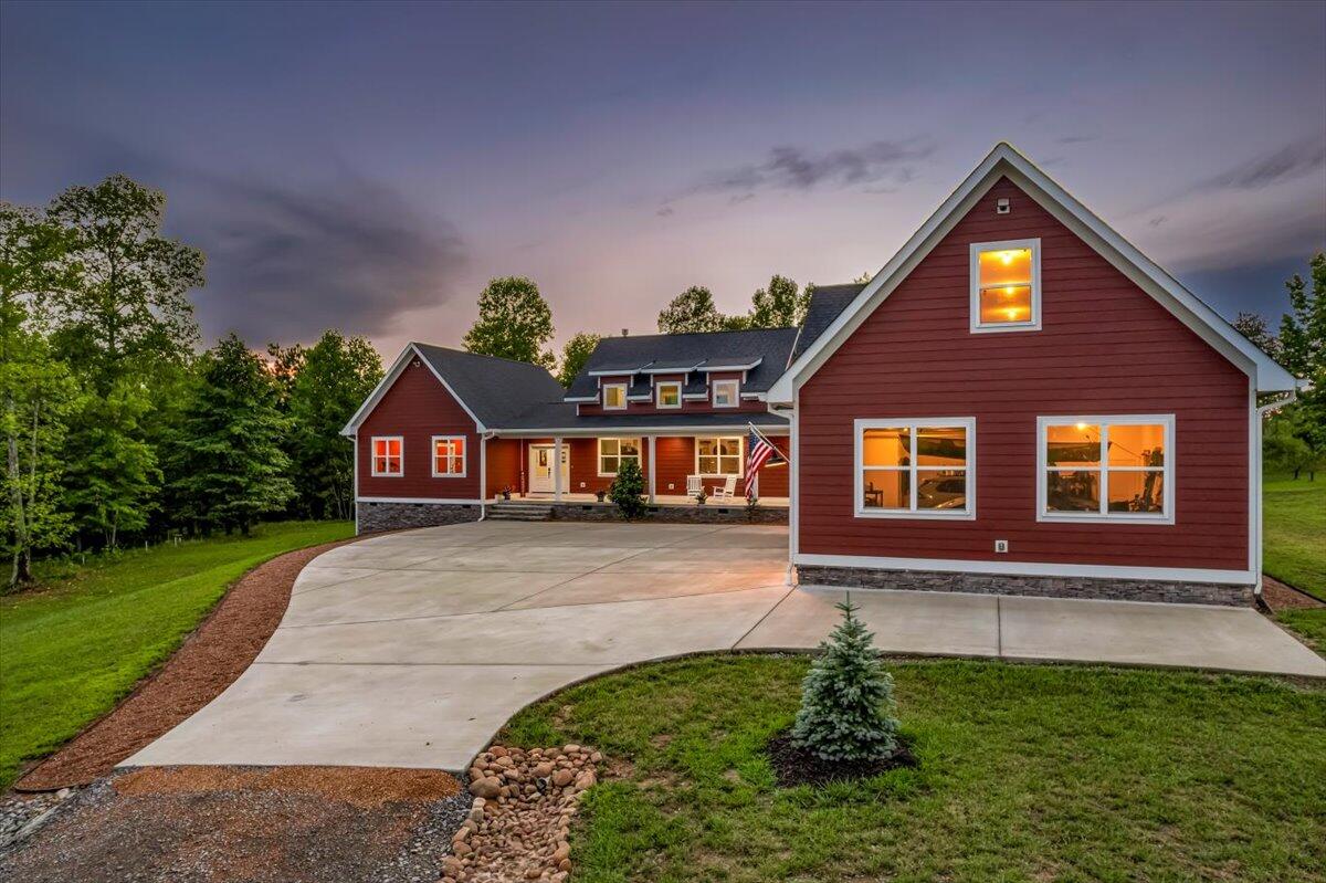 1665 River Bluffs Drive