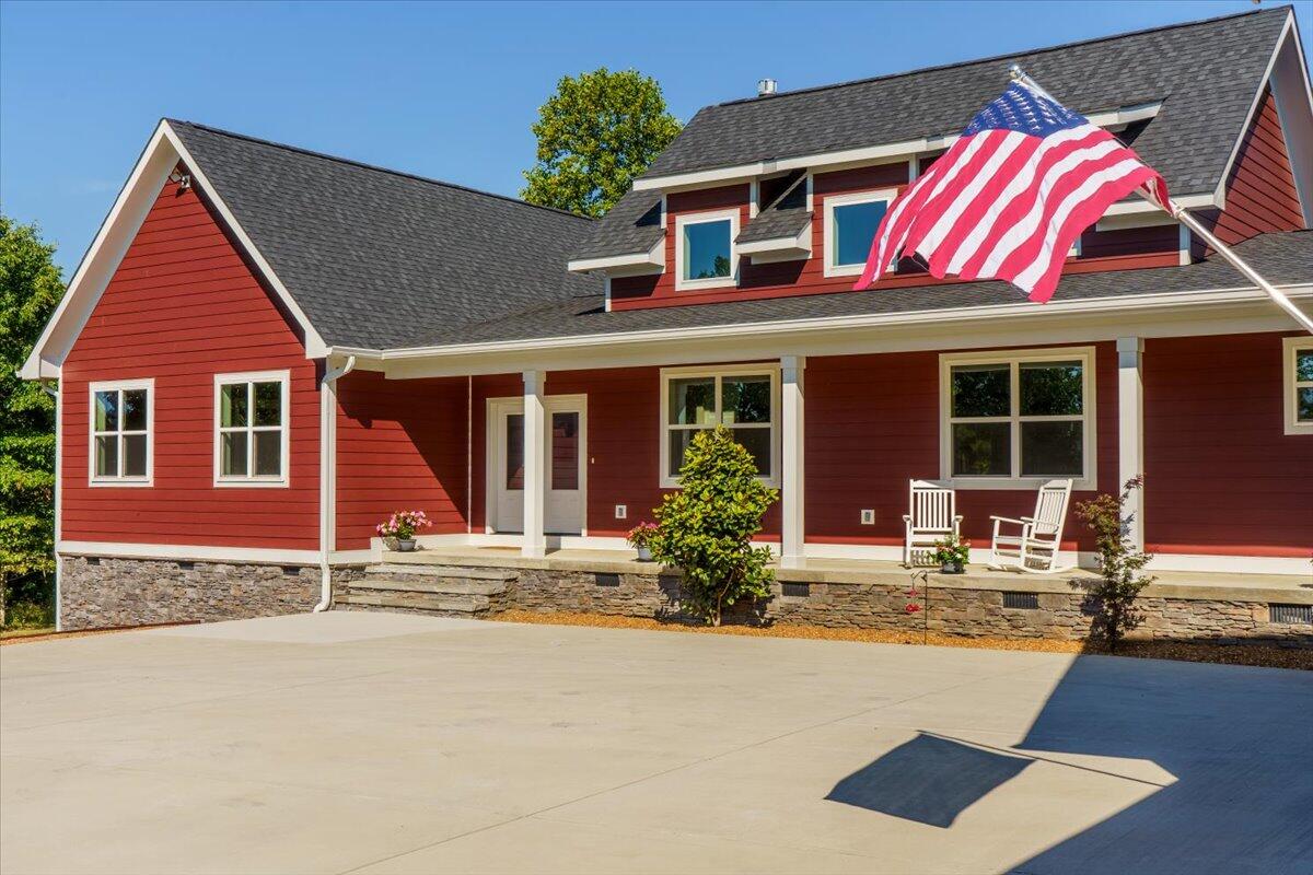 1665 River Bluffs Drive