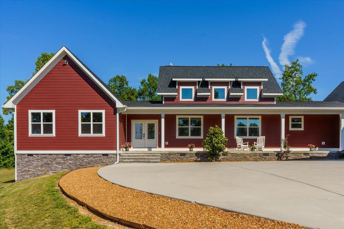 1665 River Bluffs Drive