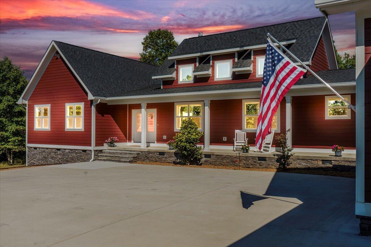 1665 River Bluffs Drive