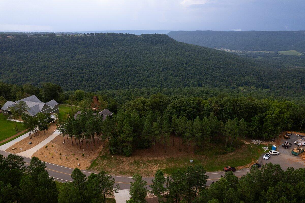000 Crockett Point, 170