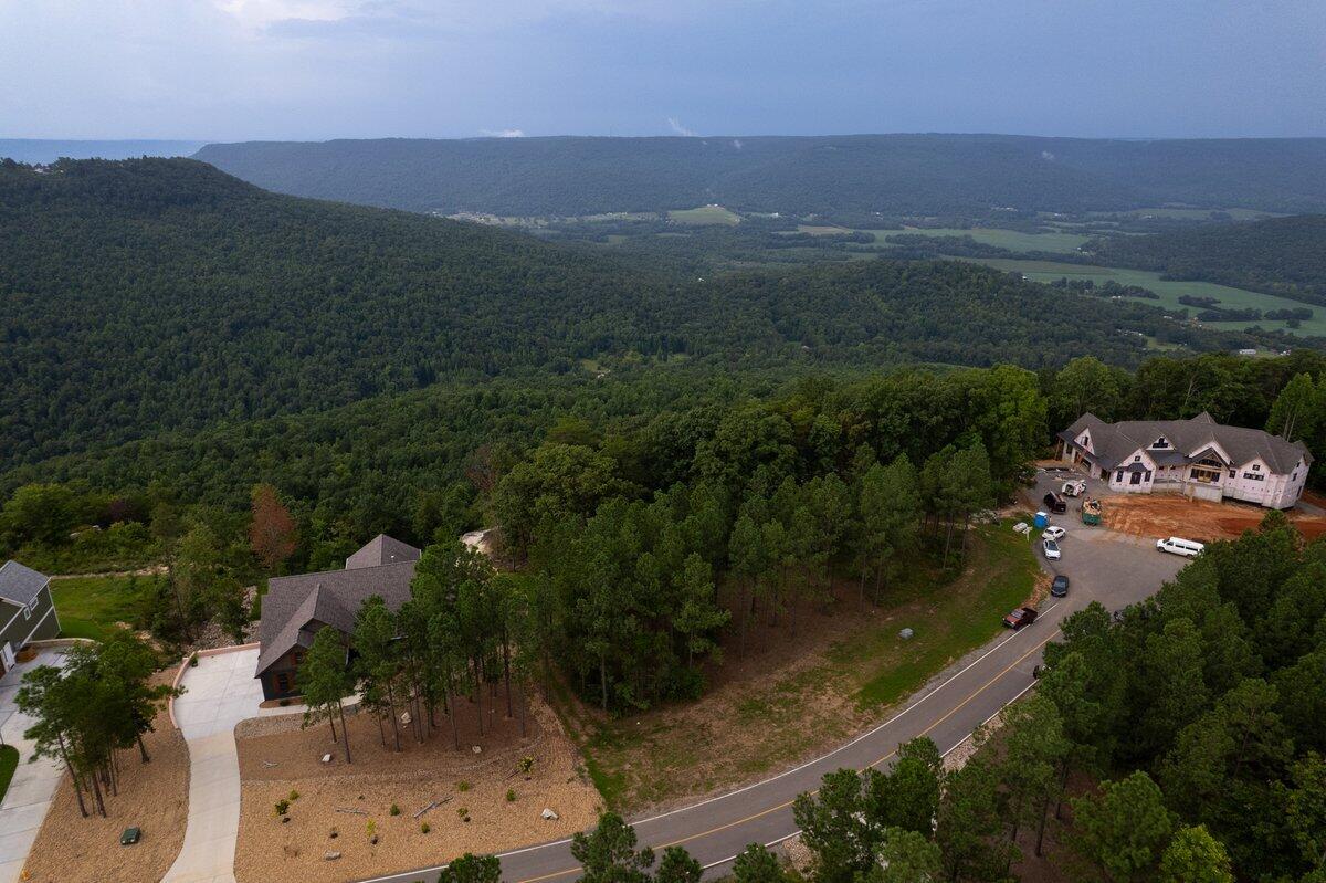 000 Crockett Point, 170