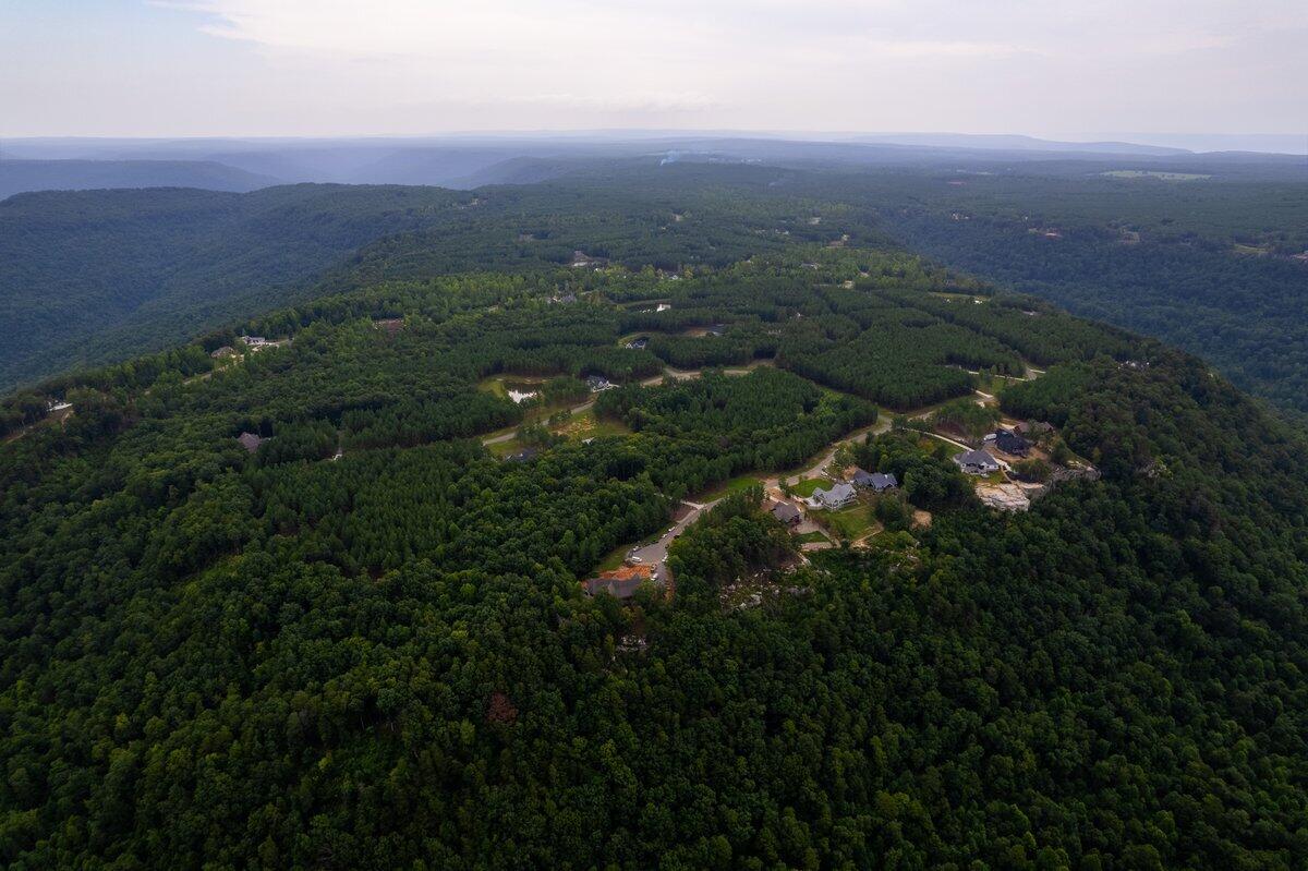 000 Crockett Point, 170